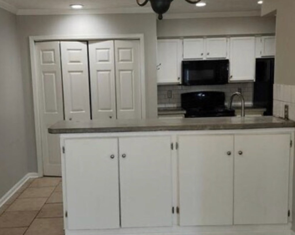 6016 Camelot Court
