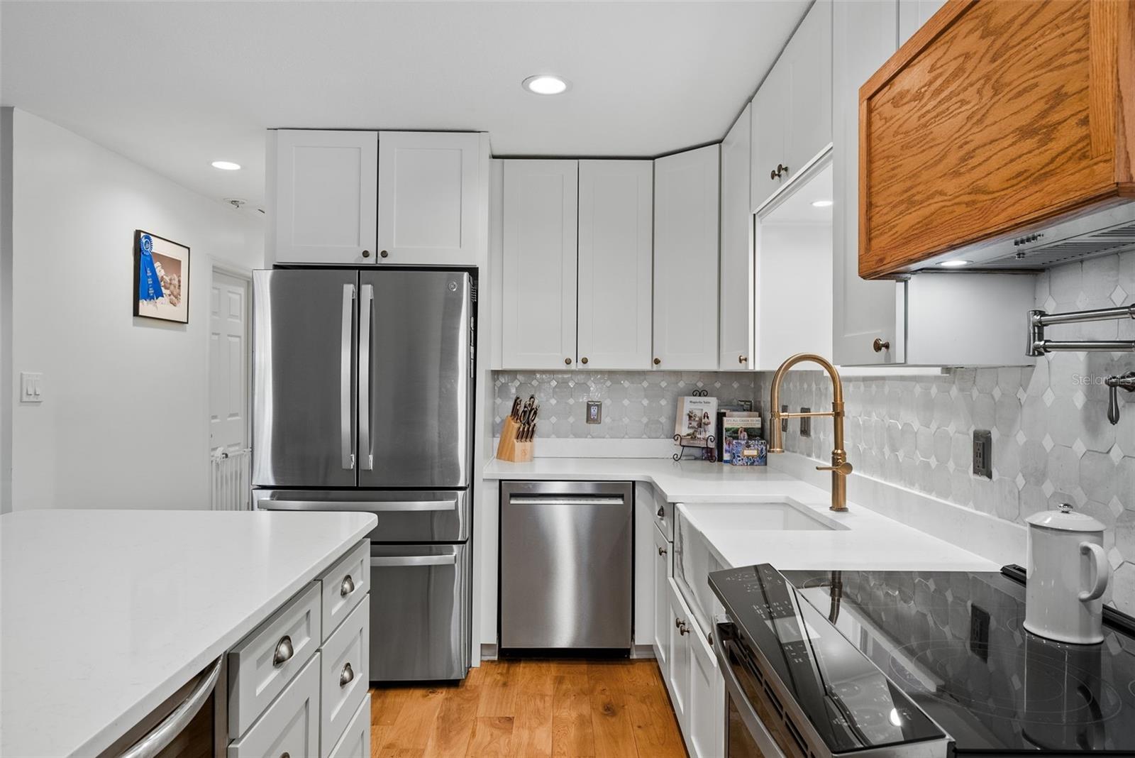 4722 W WALLCRAFT AVE