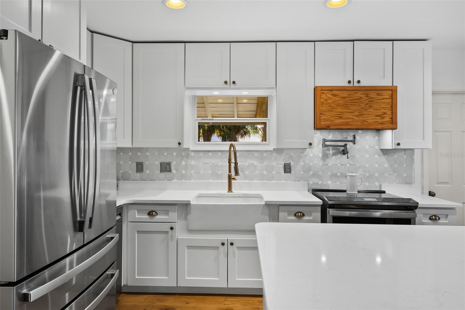 4722 W WALLCRAFT AVE