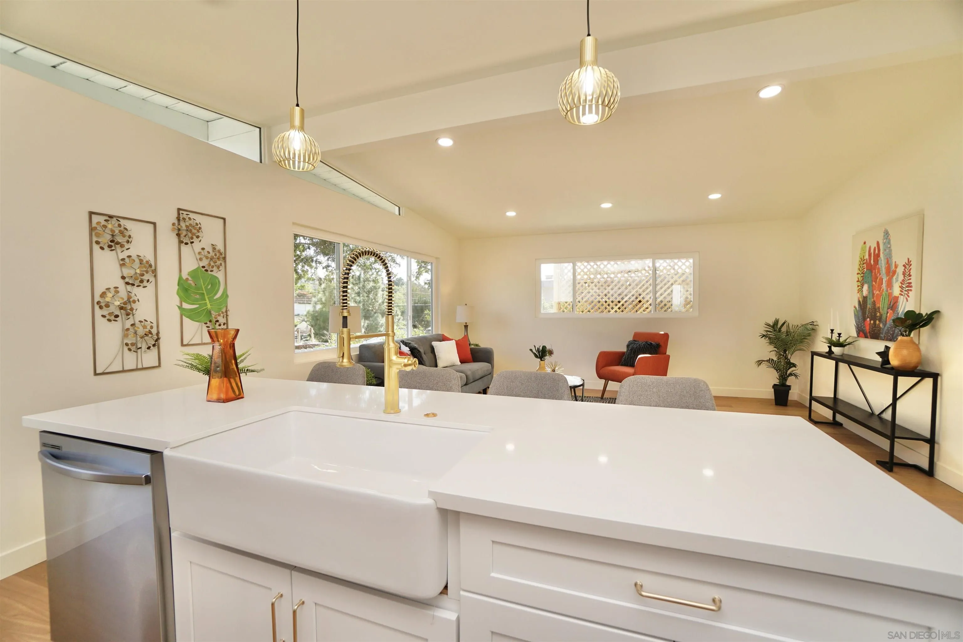 2422 Buena Vista Ave