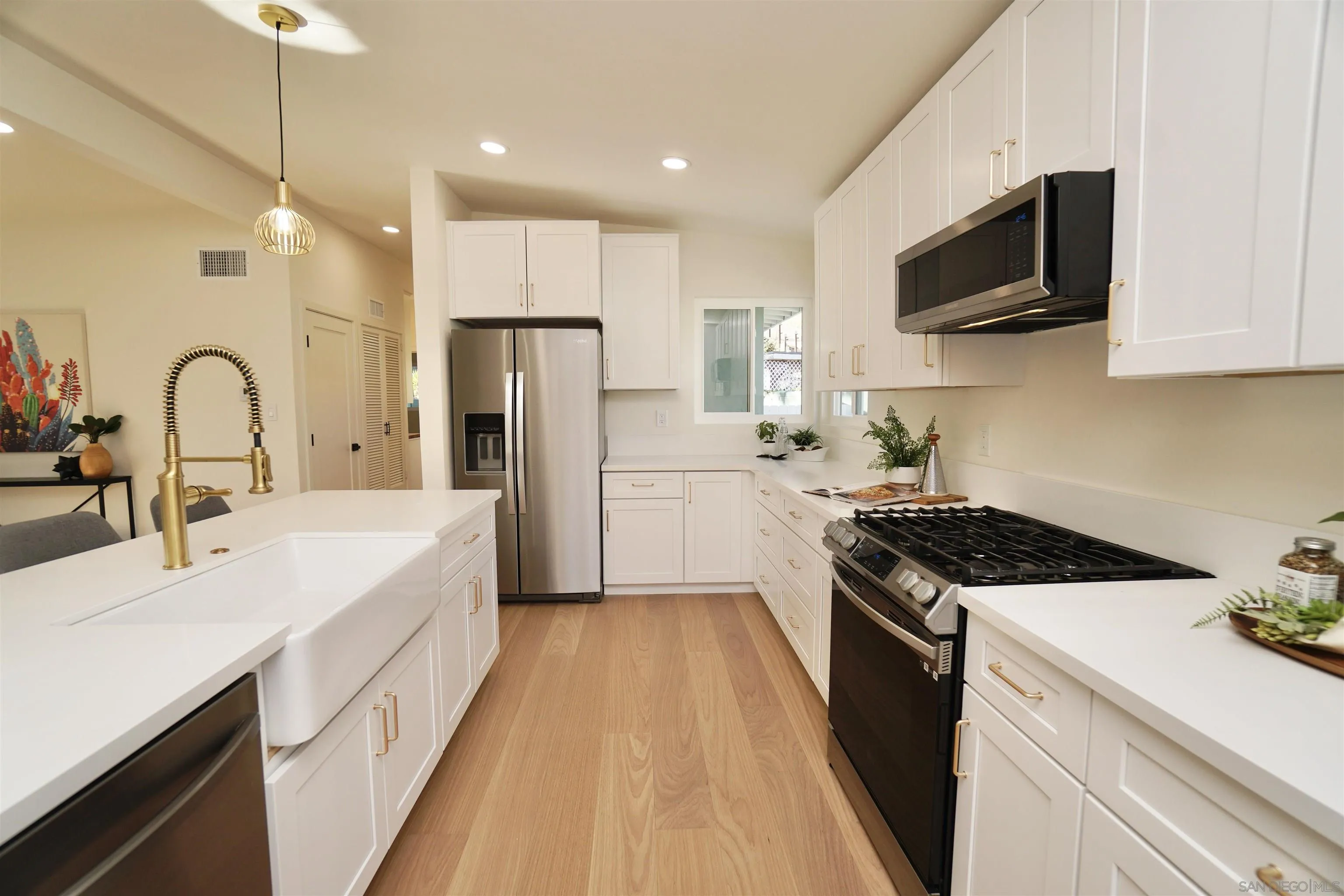 2422 Buena Vista Ave