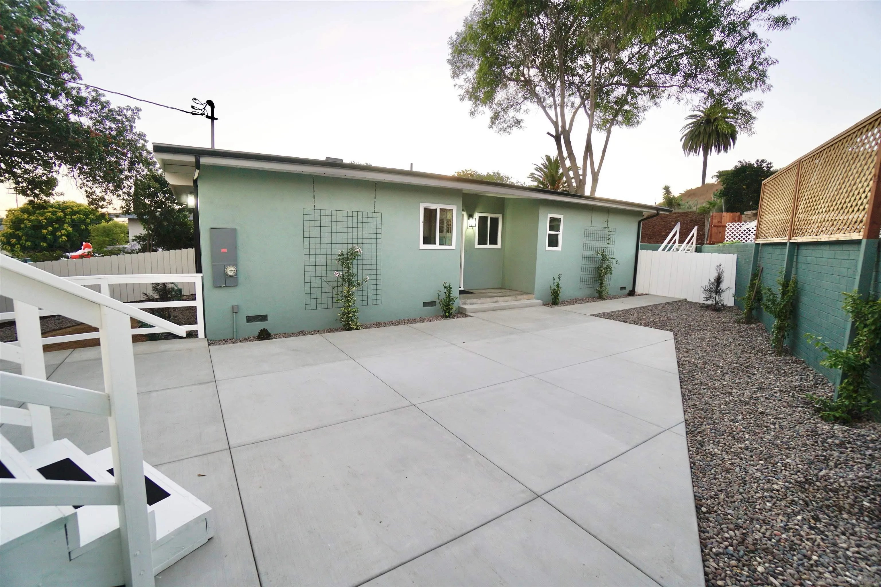 2422 Buena Vista Ave