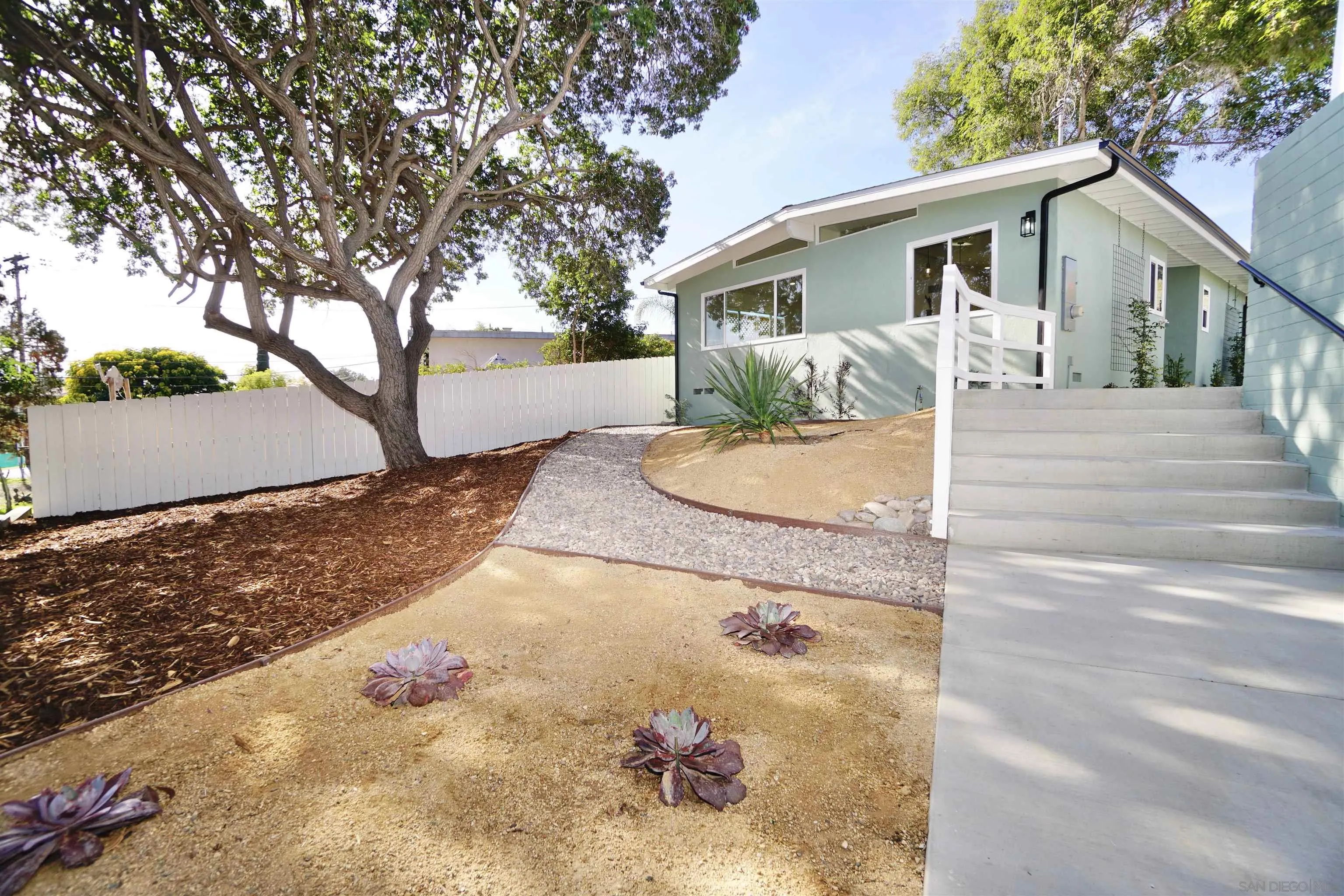 2422 Buena Vista Ave