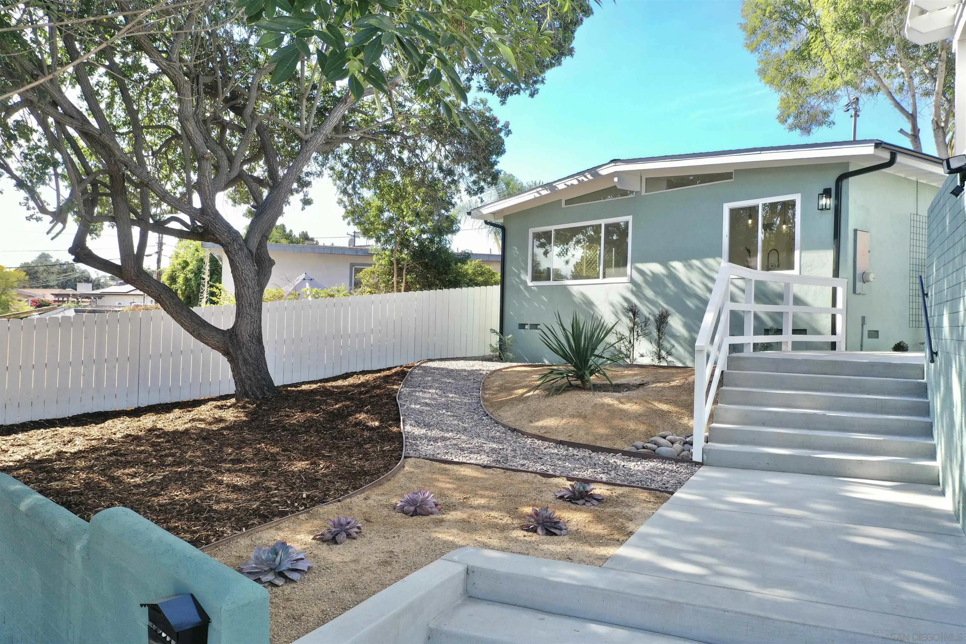 2422 Buena Vista Ave