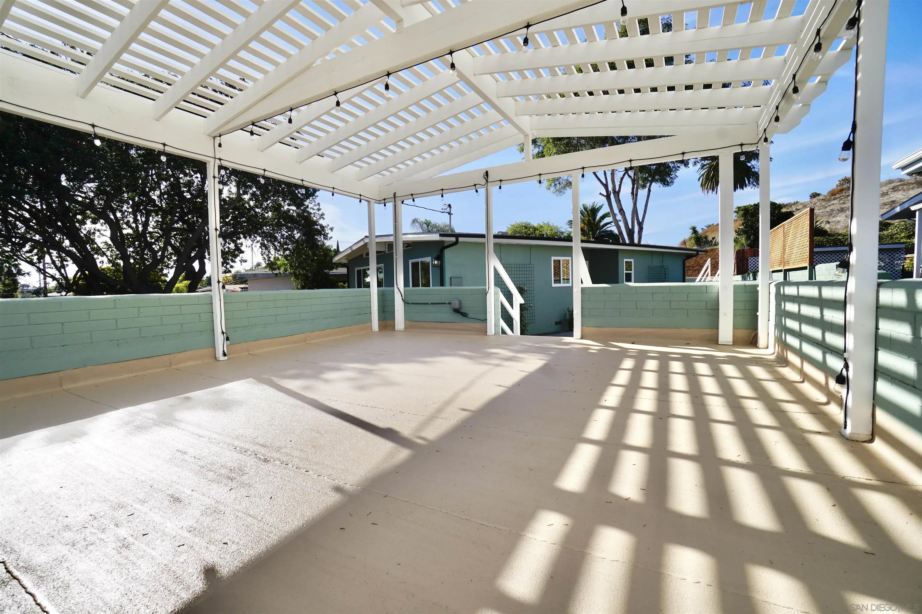 2422 Buena Vista Ave