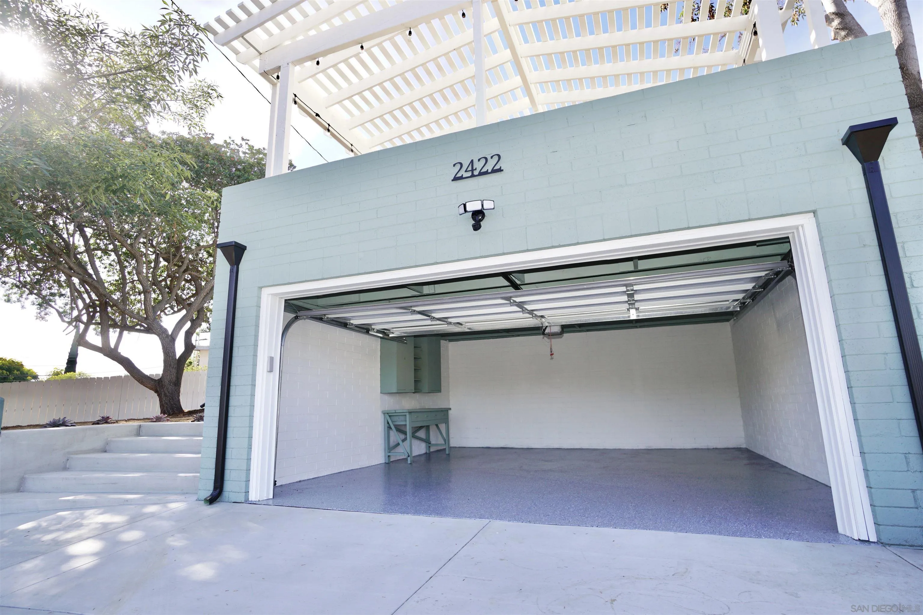 2422 Buena Vista Ave