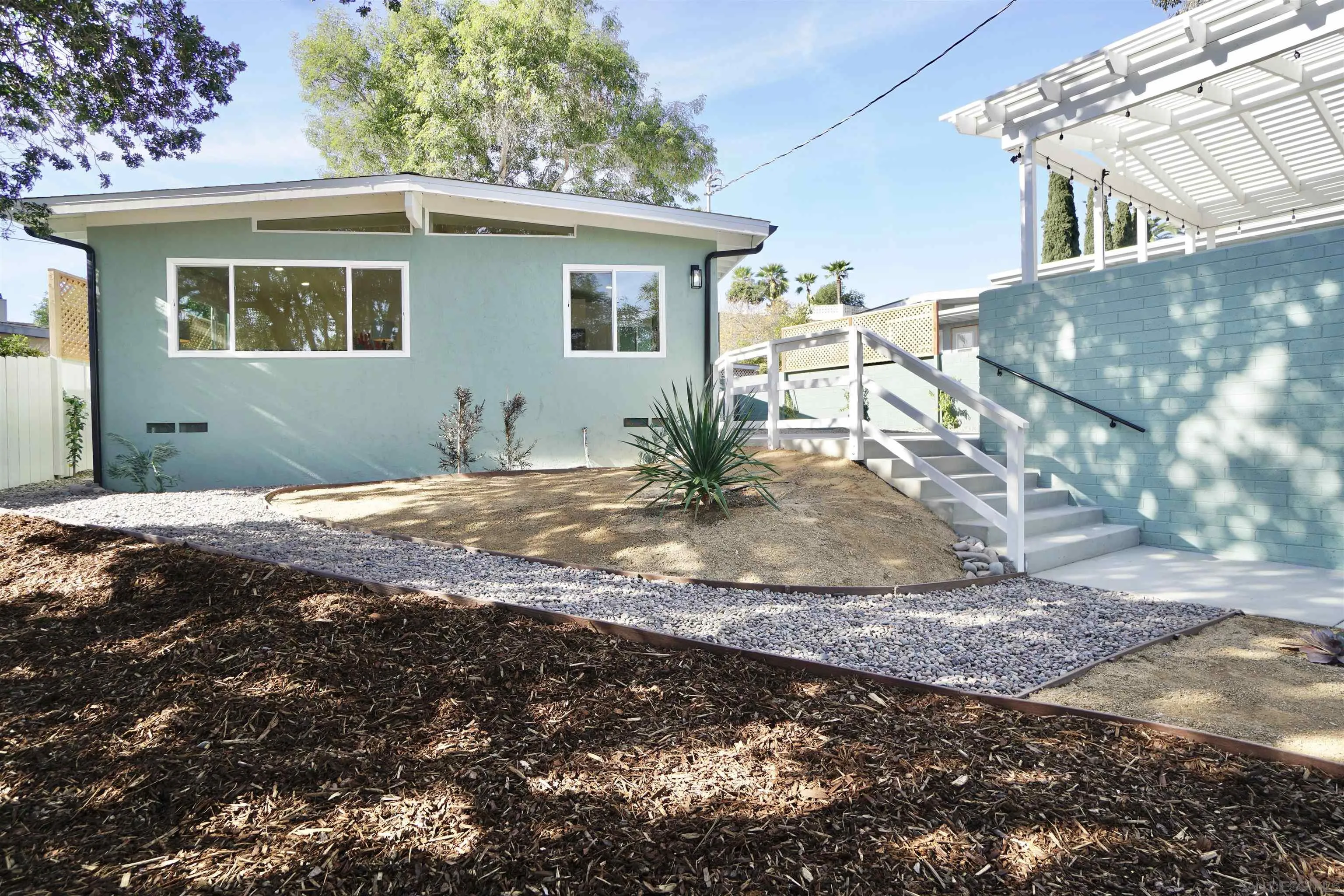 2422 Buena Vista Ave