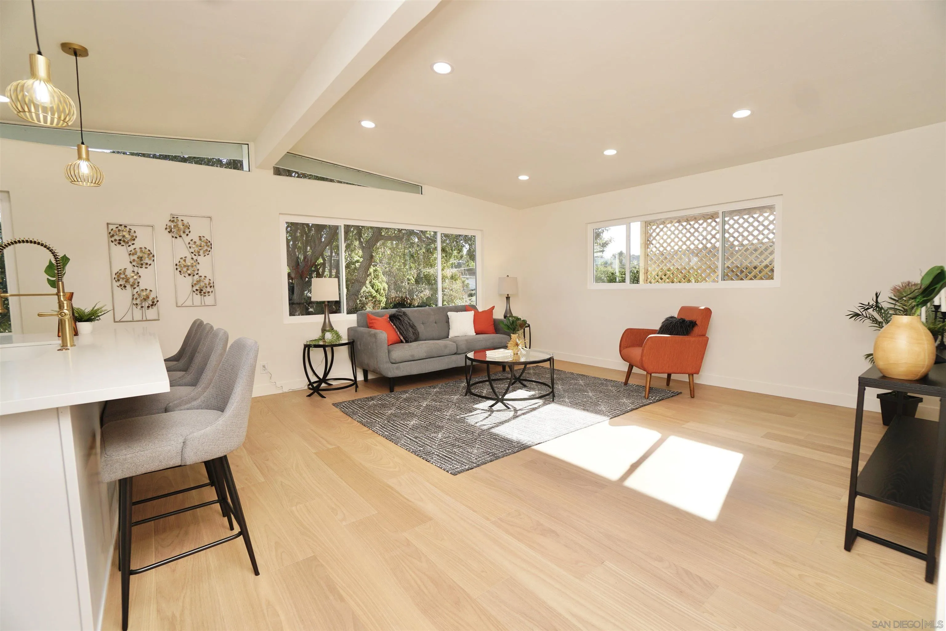 2422 Buena Vista Ave