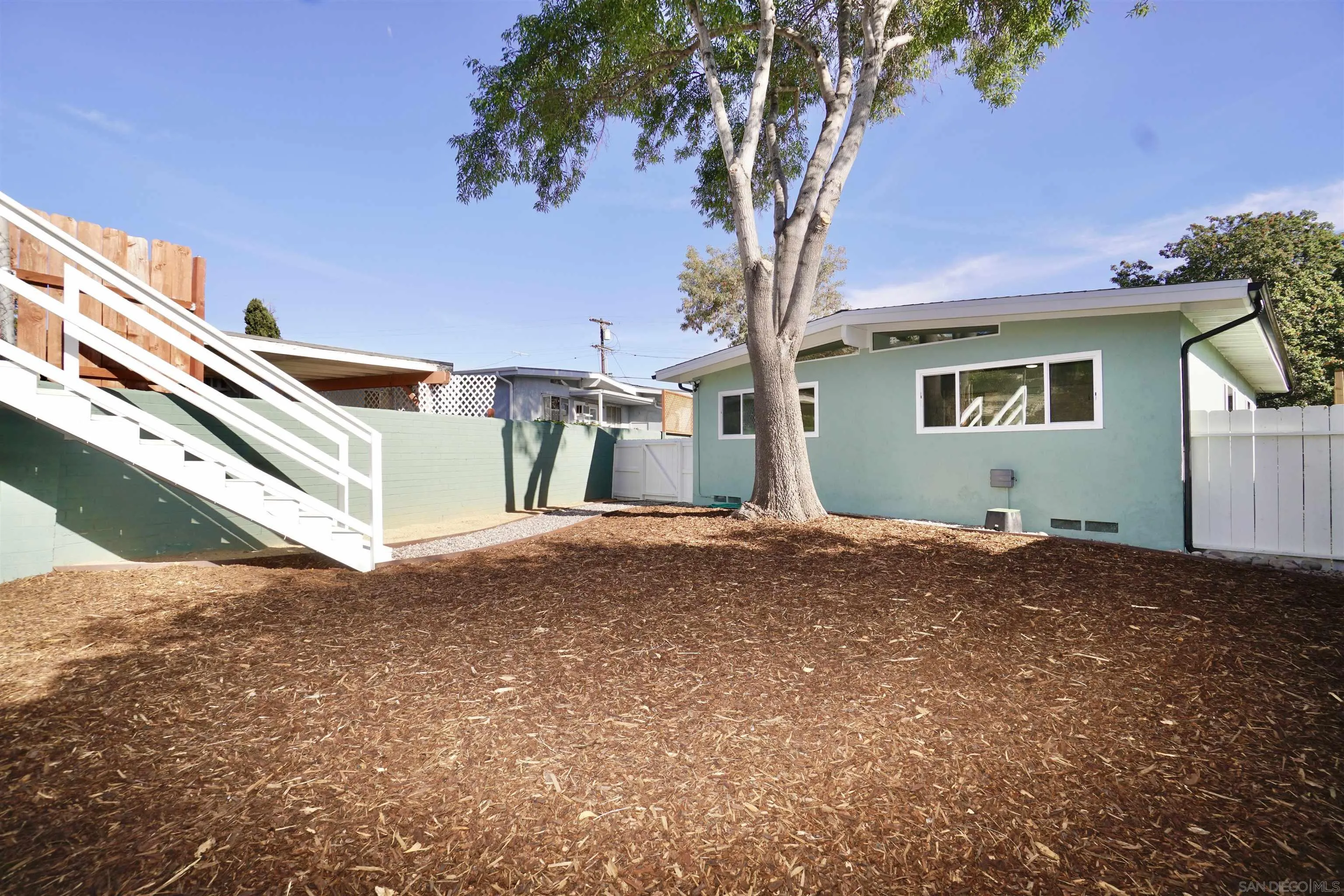 2422 Buena Vista Ave