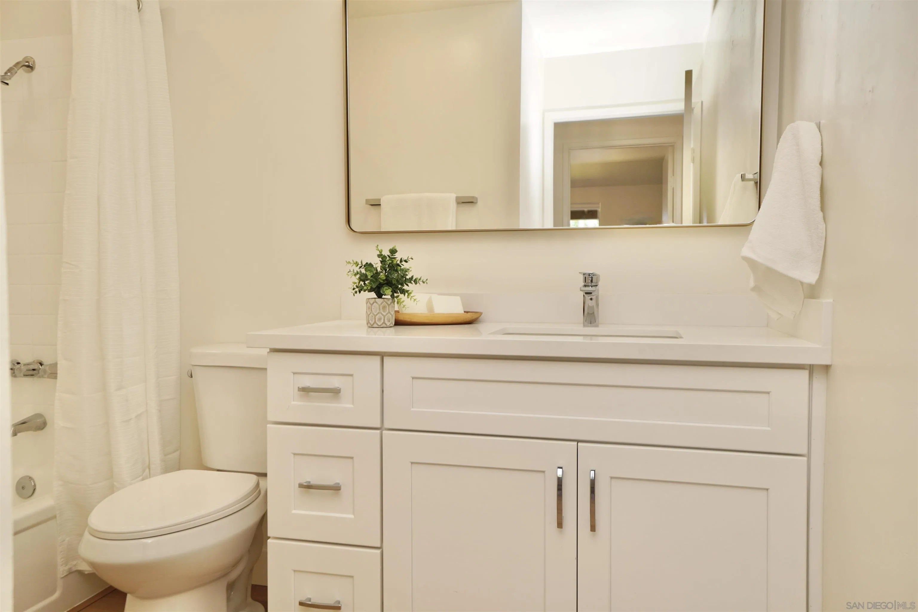 17404 Plaza Otonal