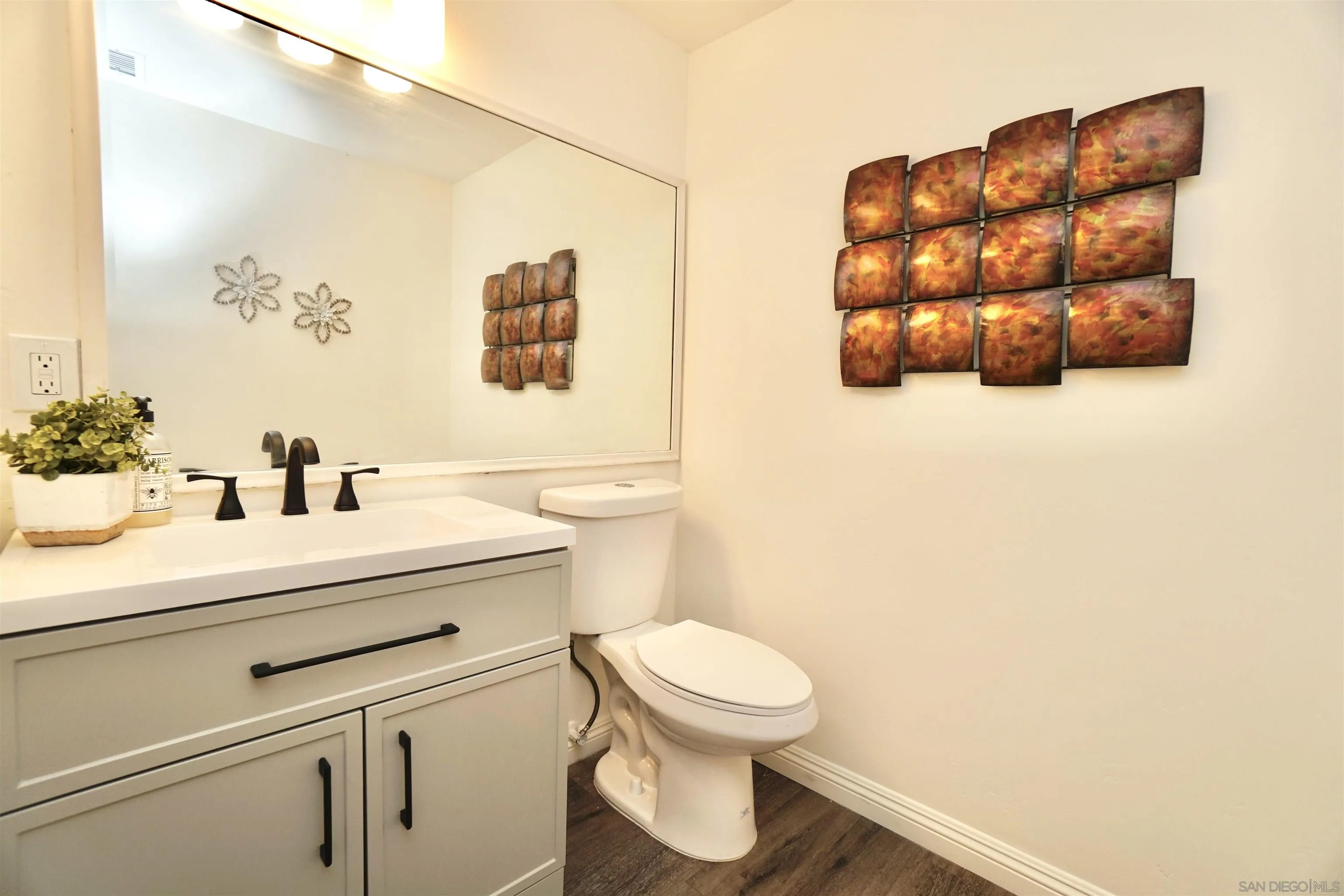1570 Monterey Pine Dr Unit C