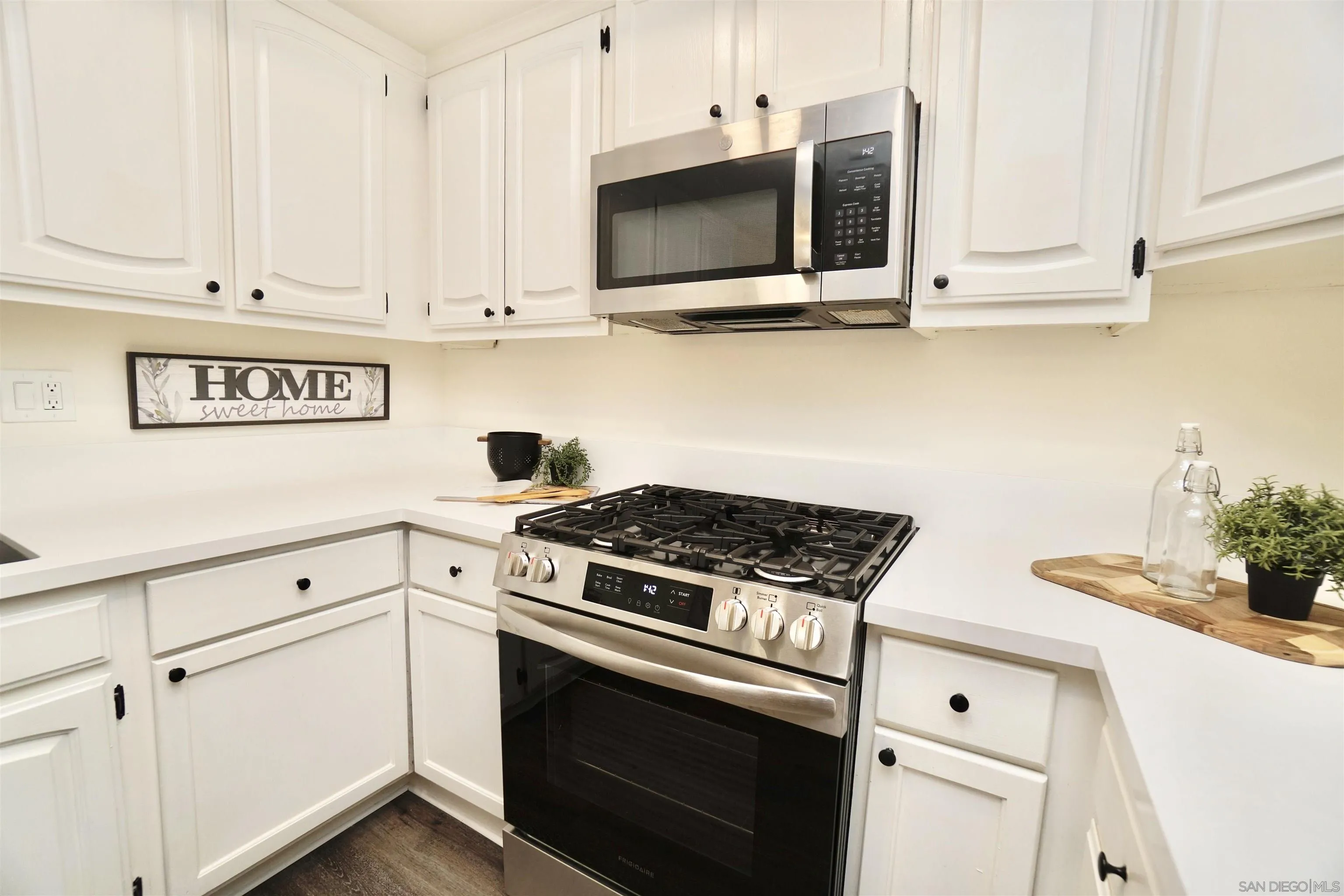 1570 Monterey Pine Dr Unit C