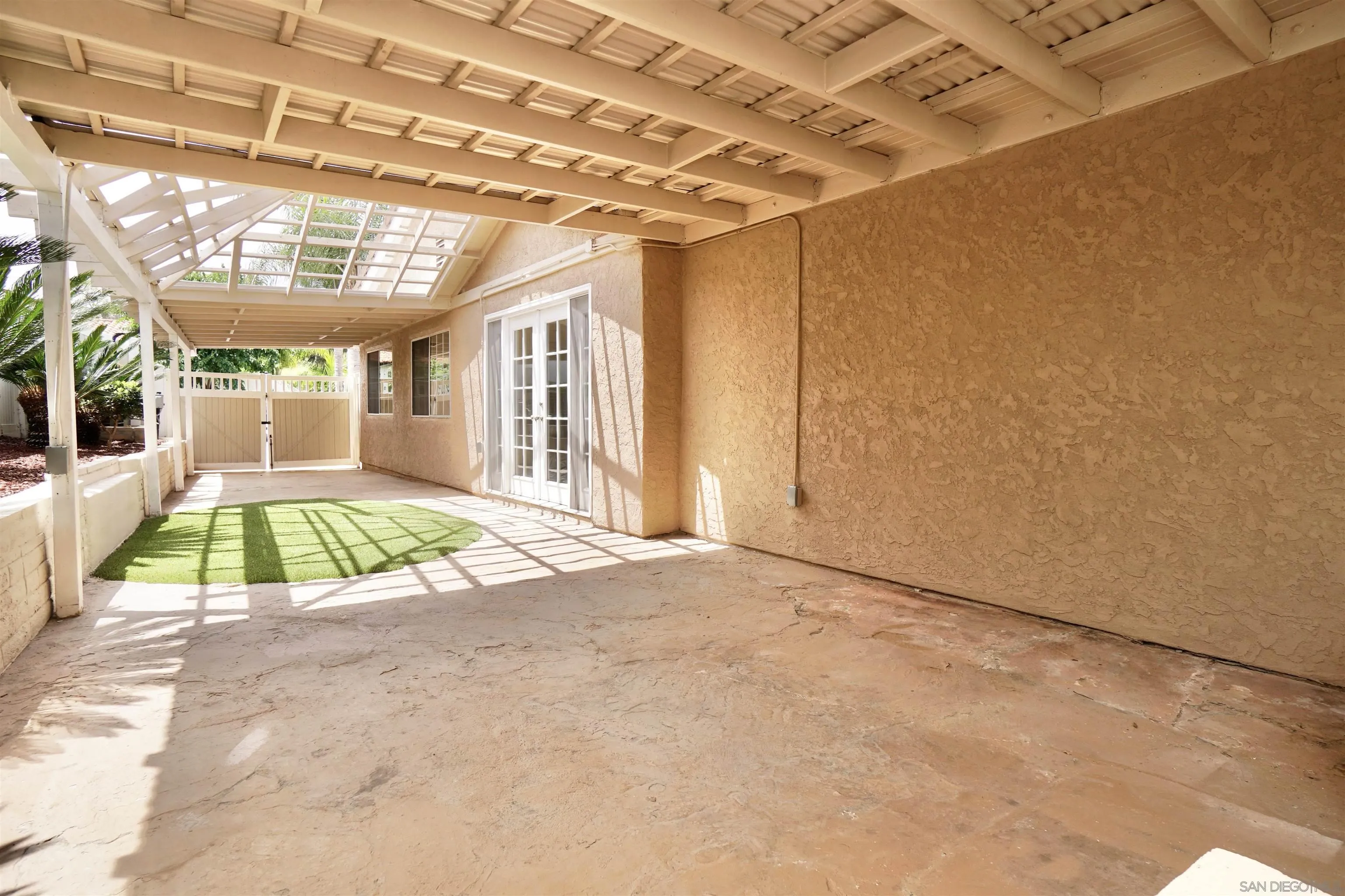 10696 Gabacho Drive
