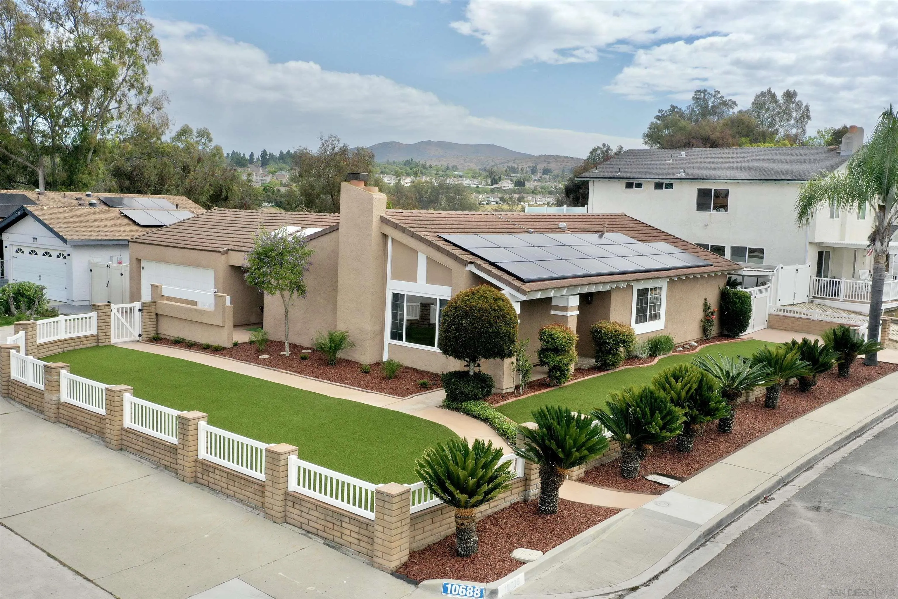 10696 Gabacho Drive