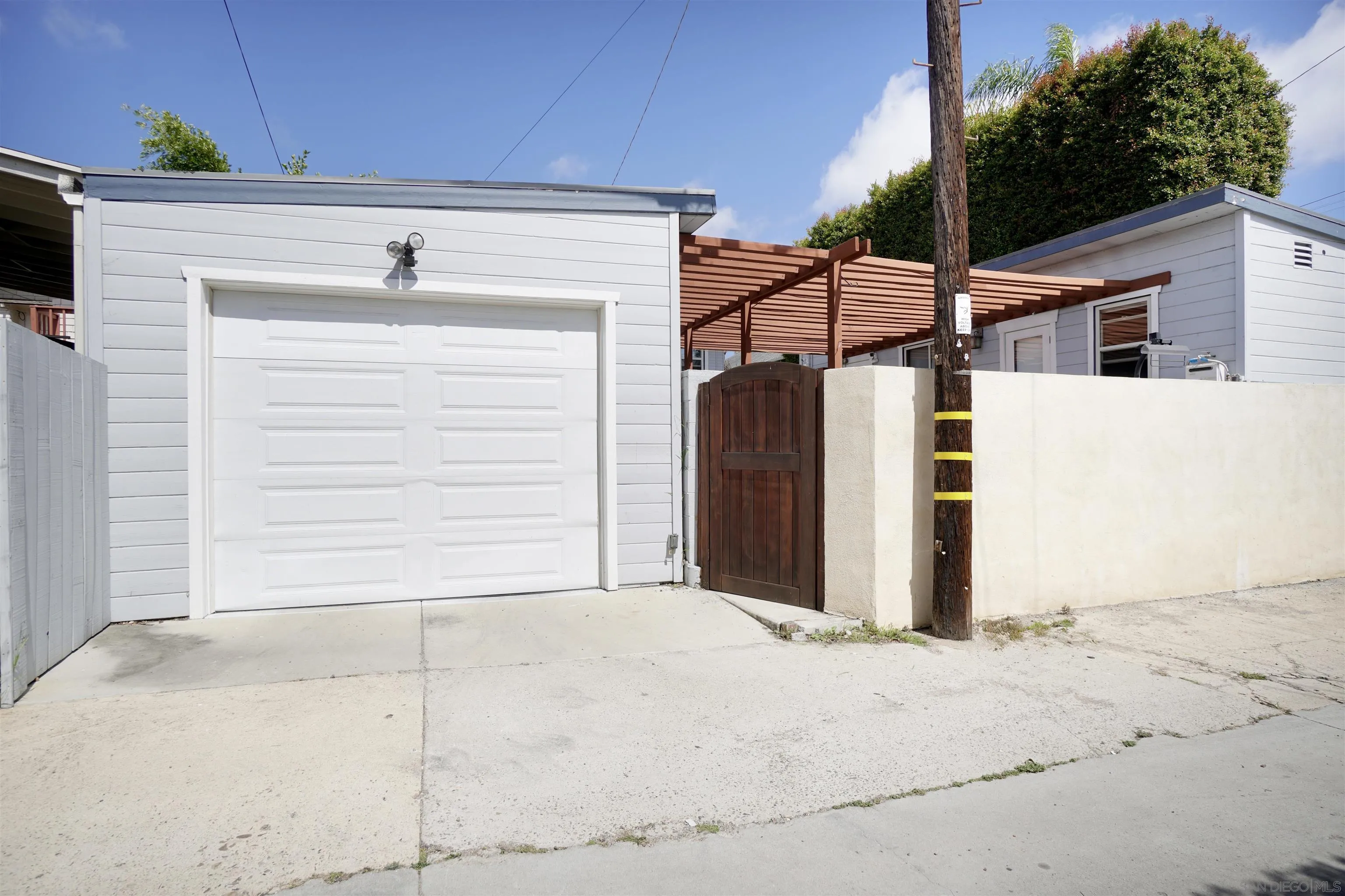 2912 Granada Avenue