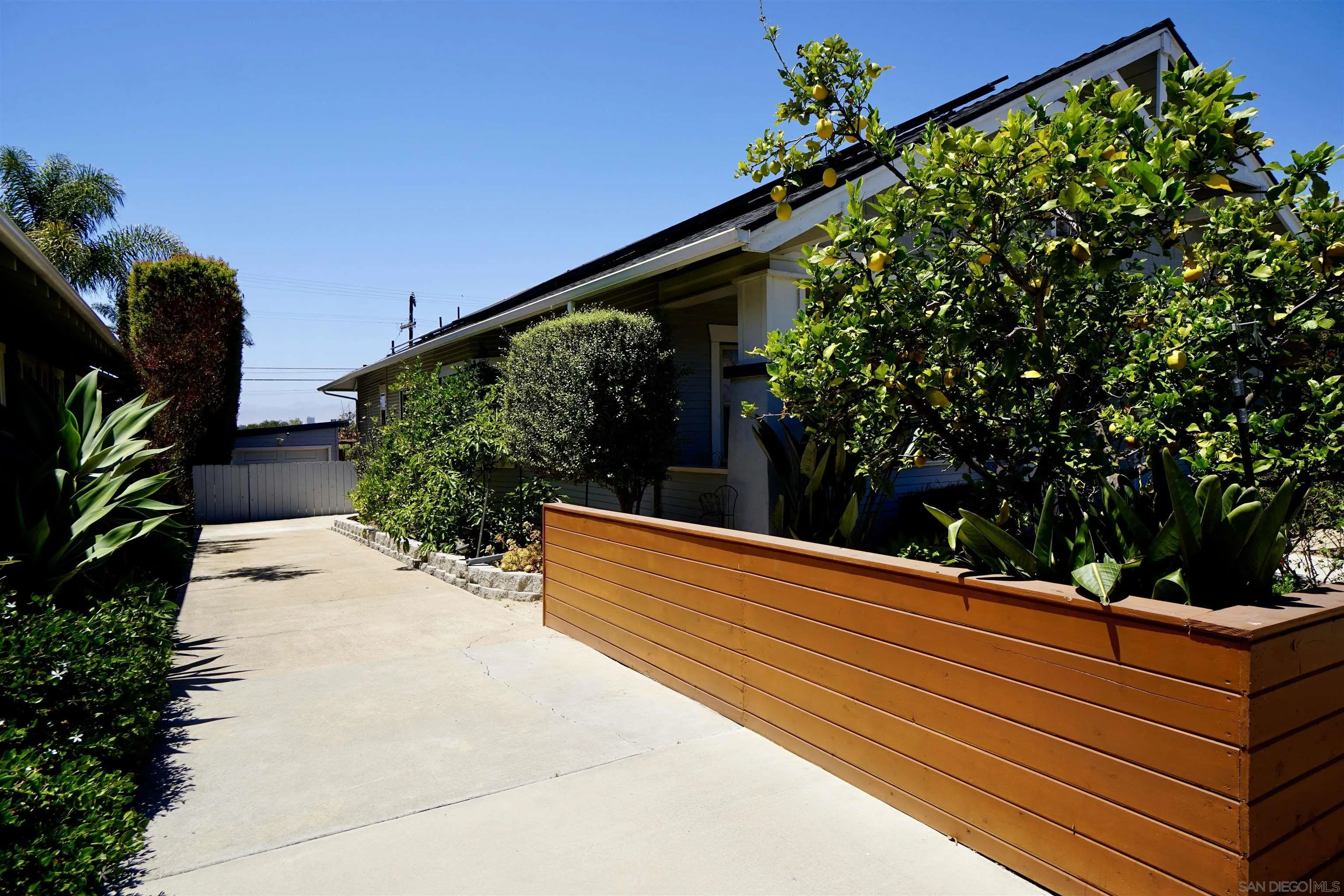 2912 Granada Avenue