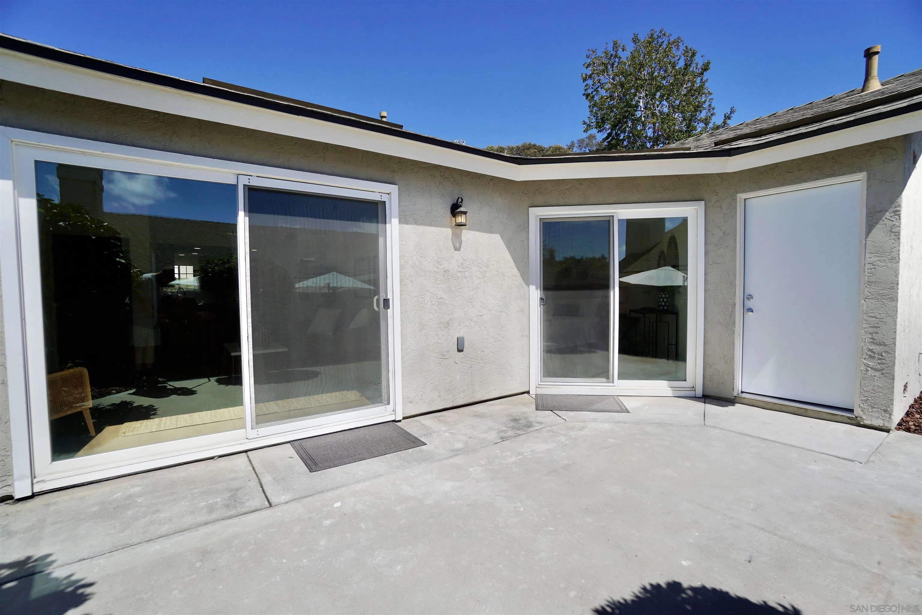 2877 Sanford Lane