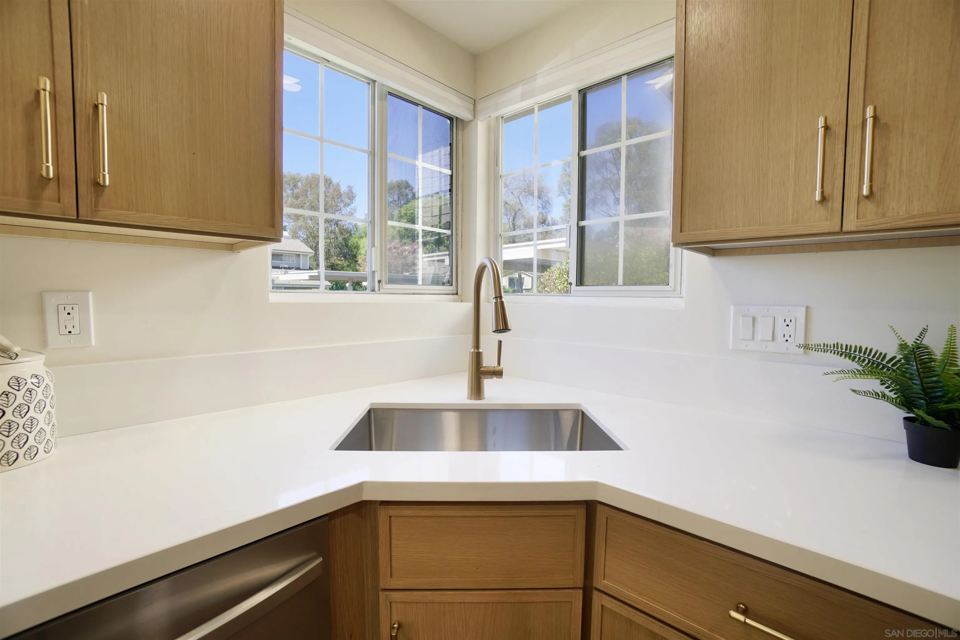 2877 Sanford Lane