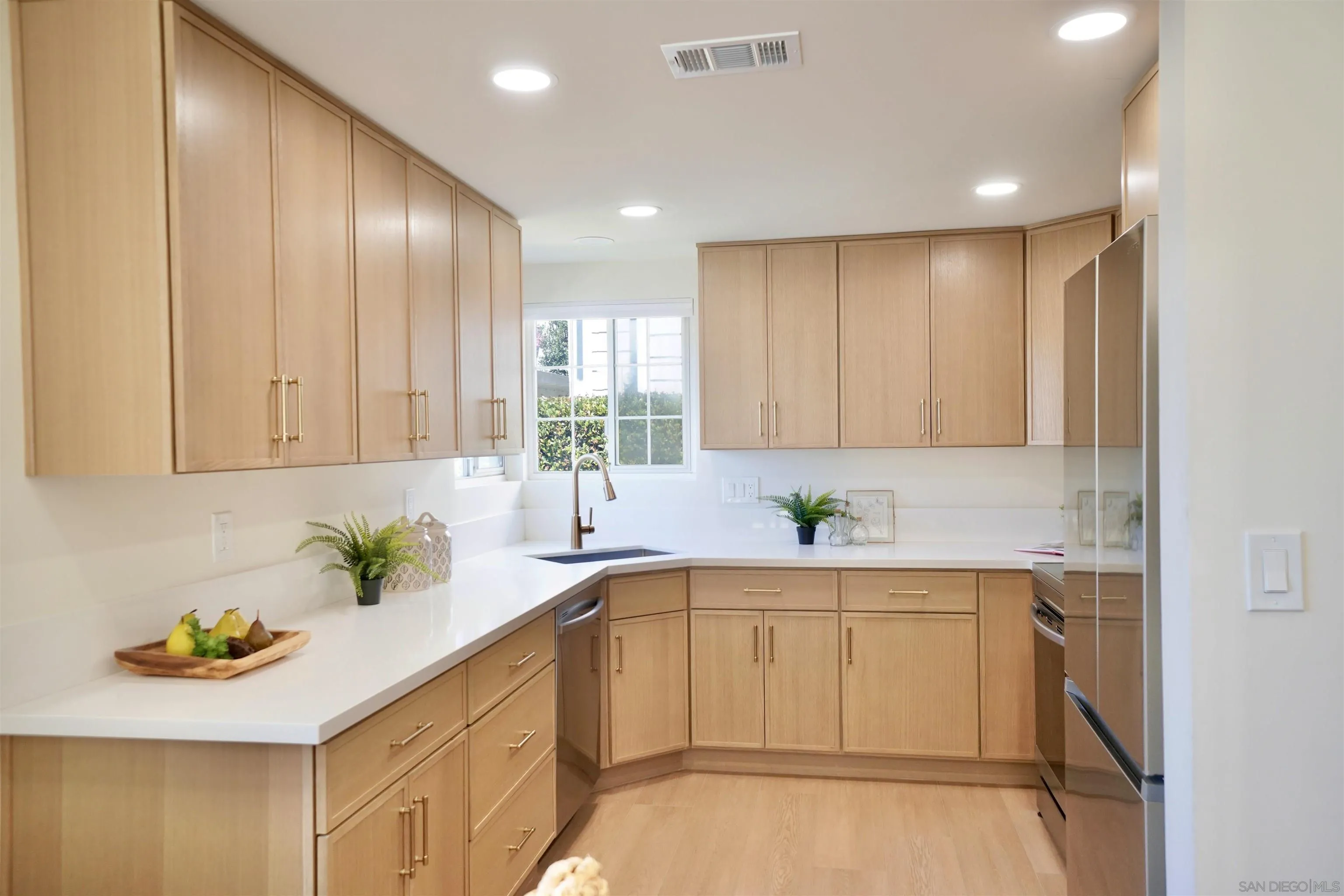 2877 Sanford Lane