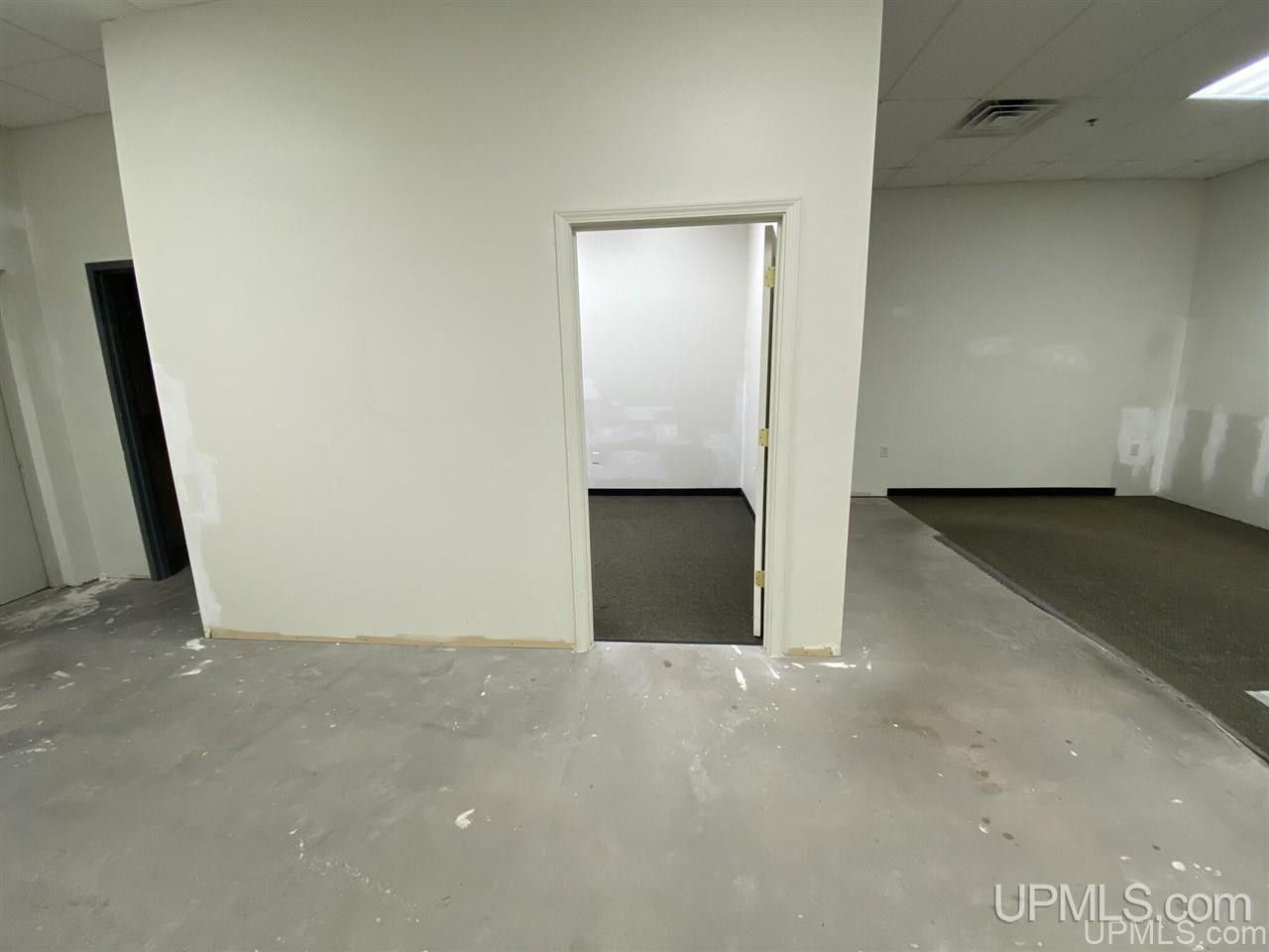 3105 W Us 41 Highway
