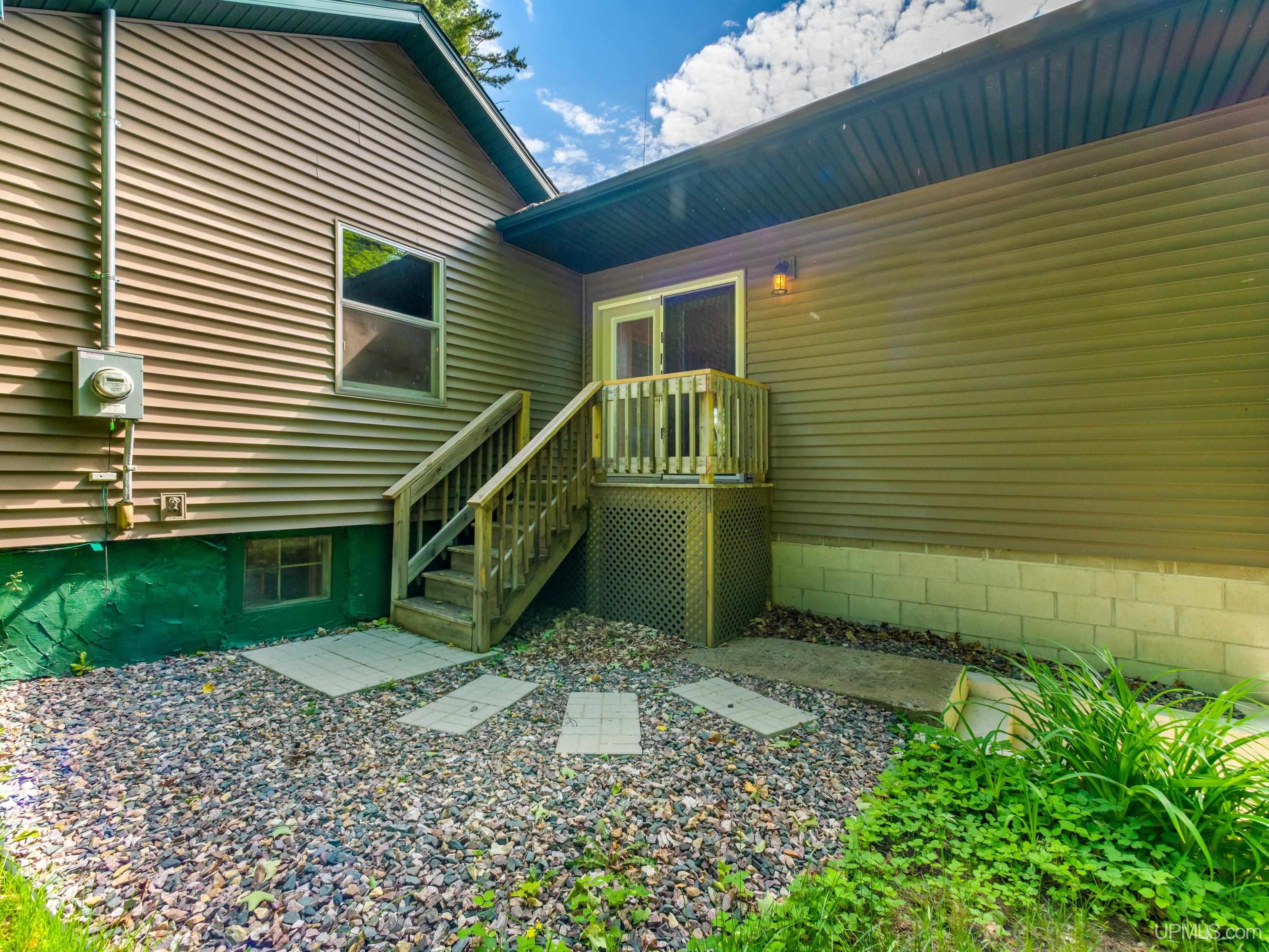 2320 W Grove Street