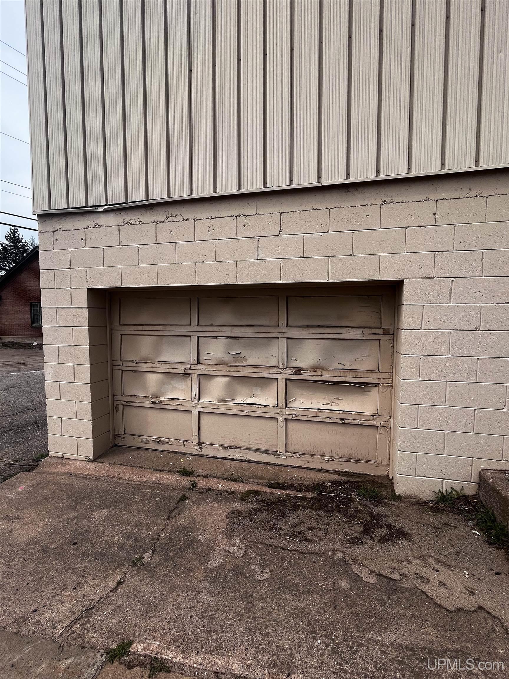 401 W Washington Street