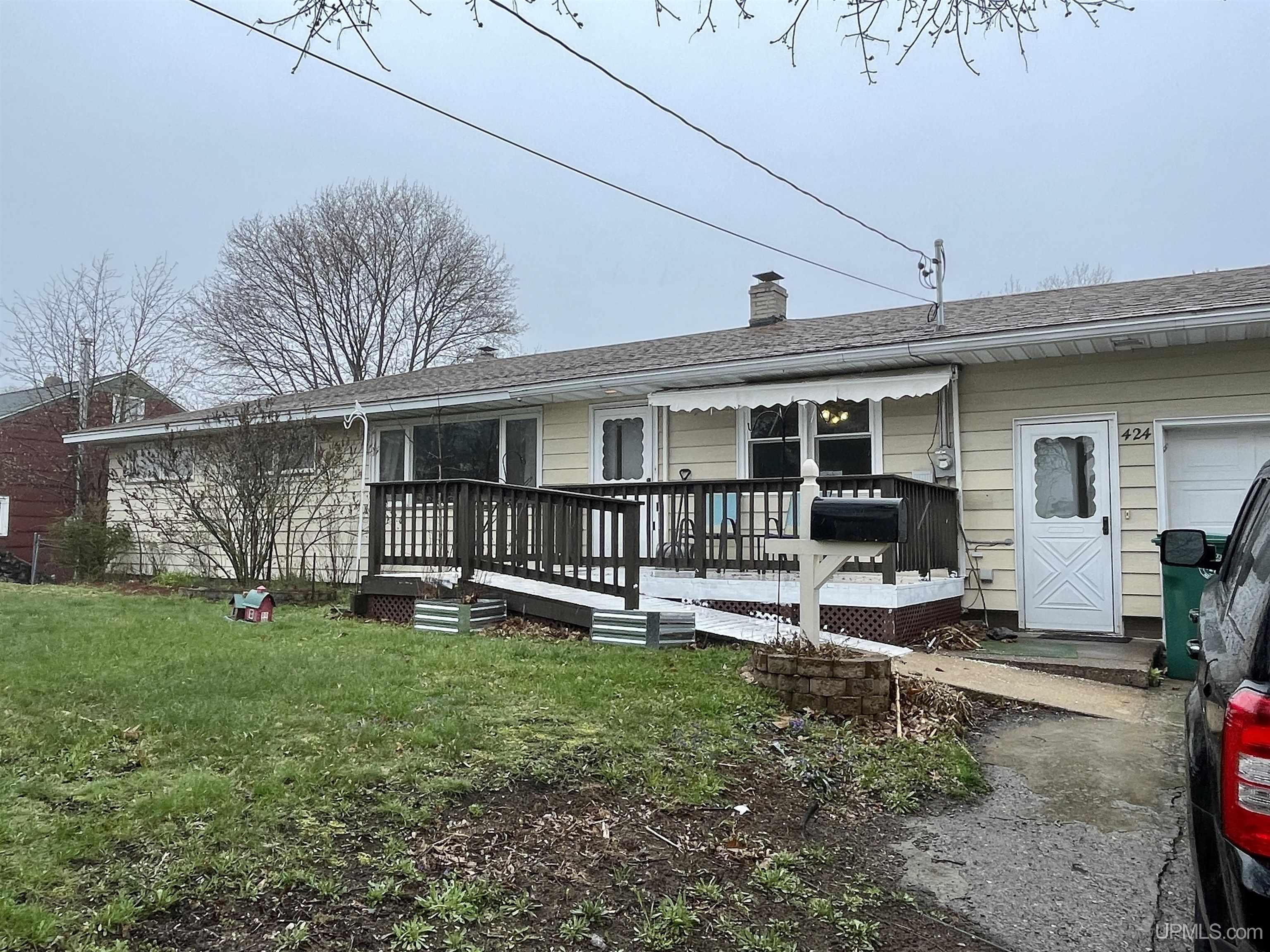 424 W Ridge Street