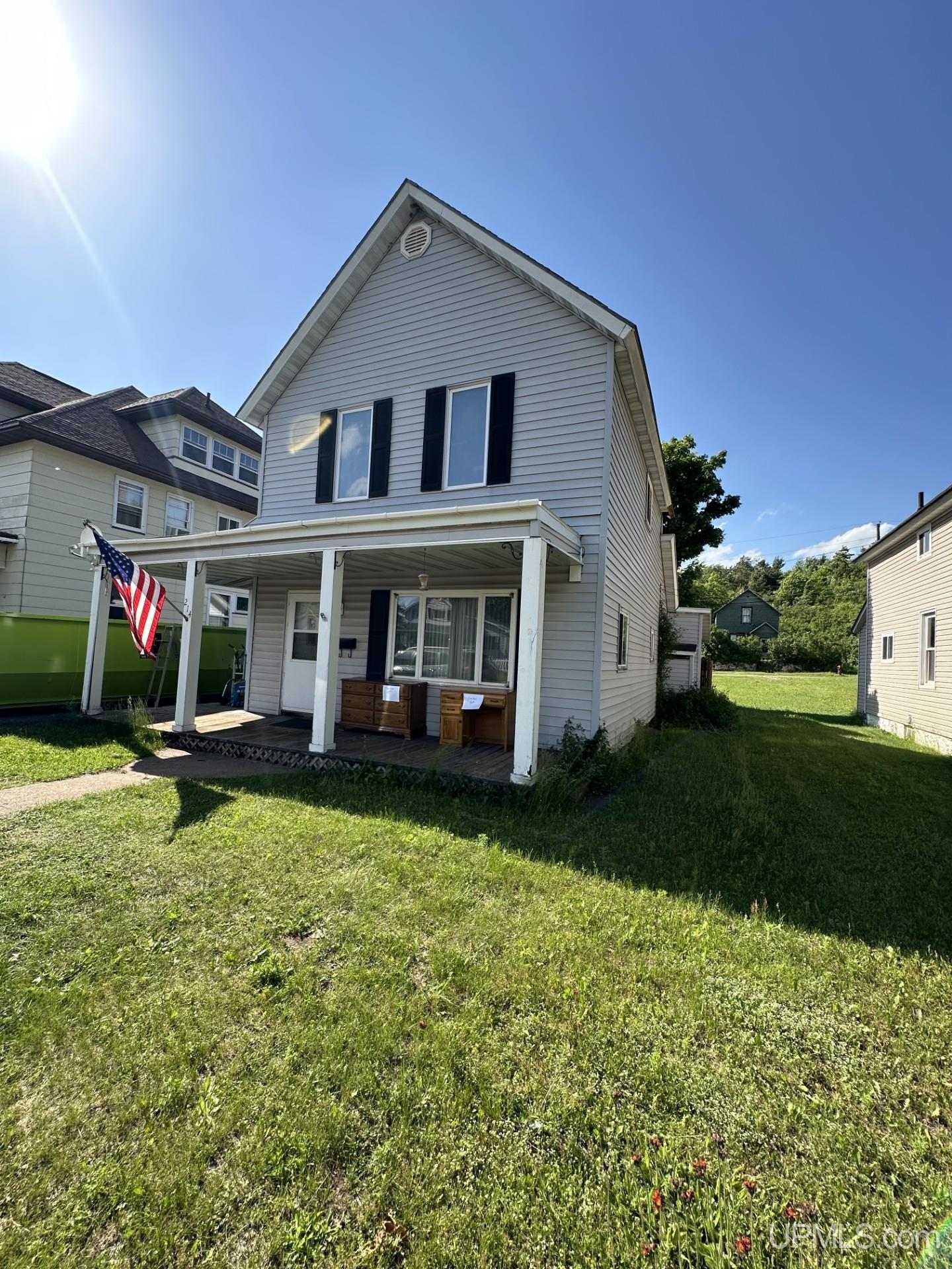 214 W Clark Street