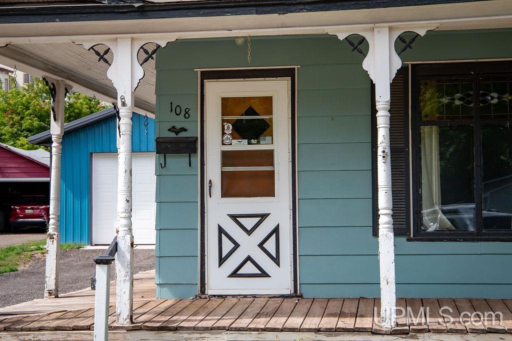 108 W Clark Street