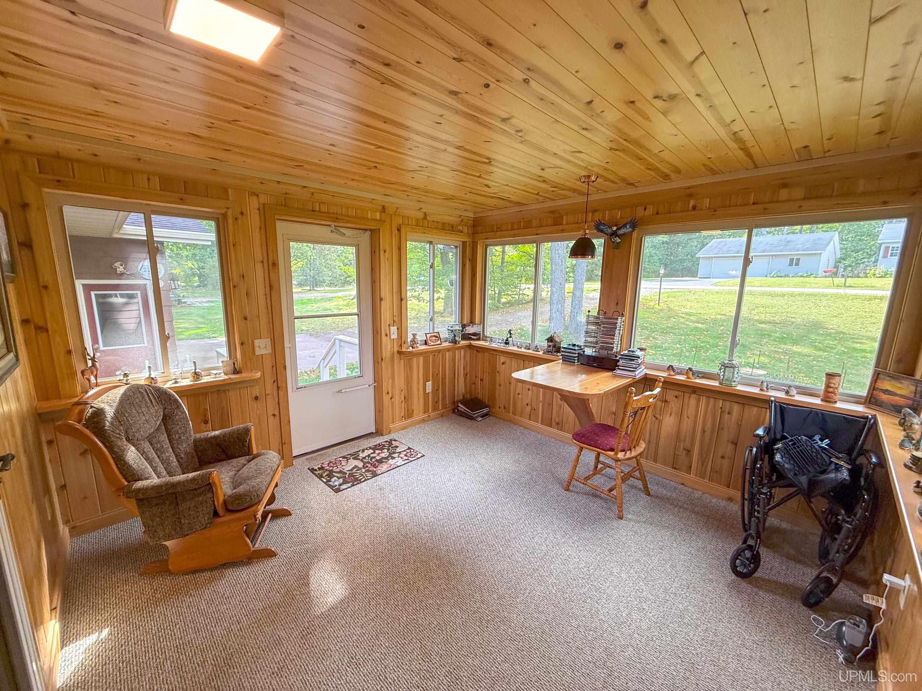 144 N Crestview Drive