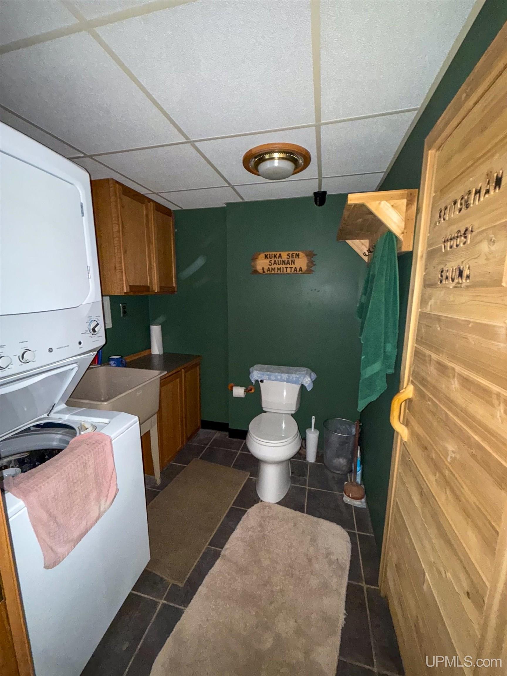 144 N Crestview Drive
