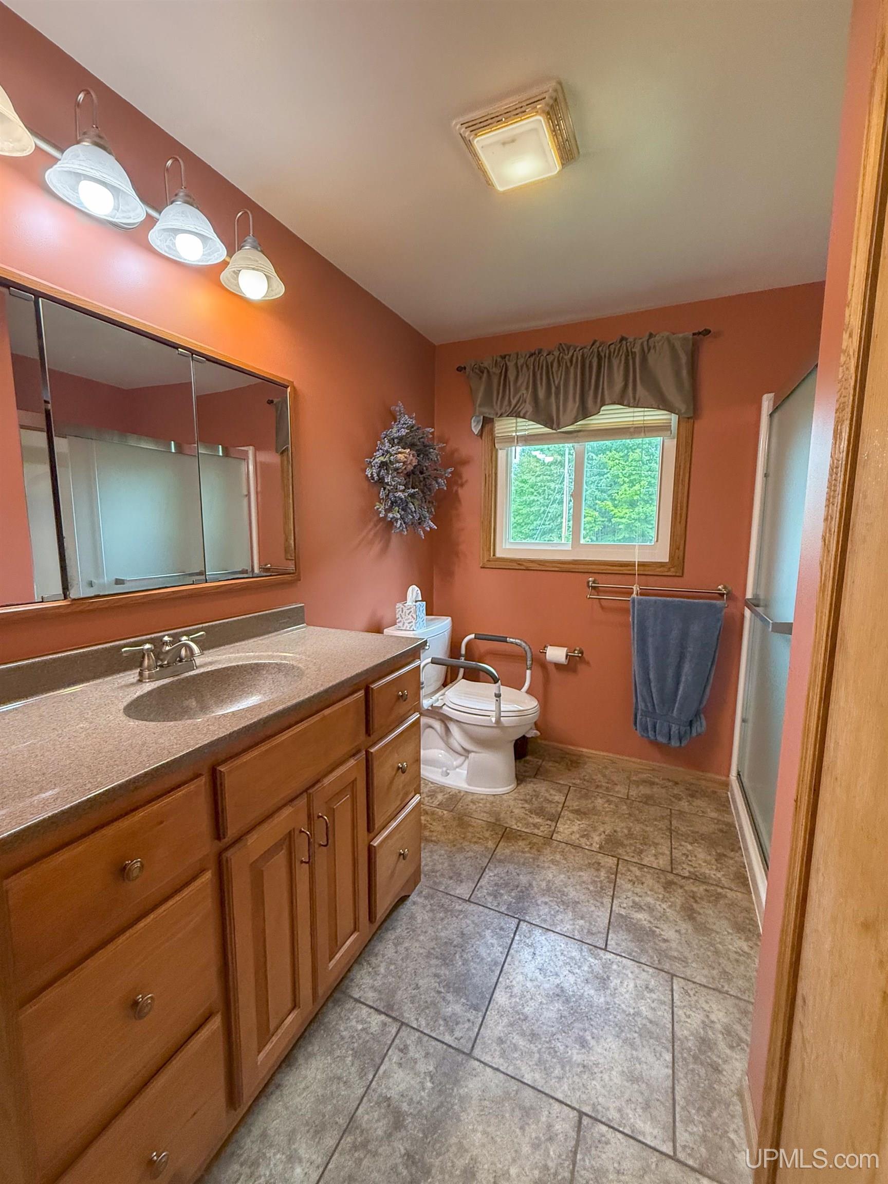 144 N Crestview Drive