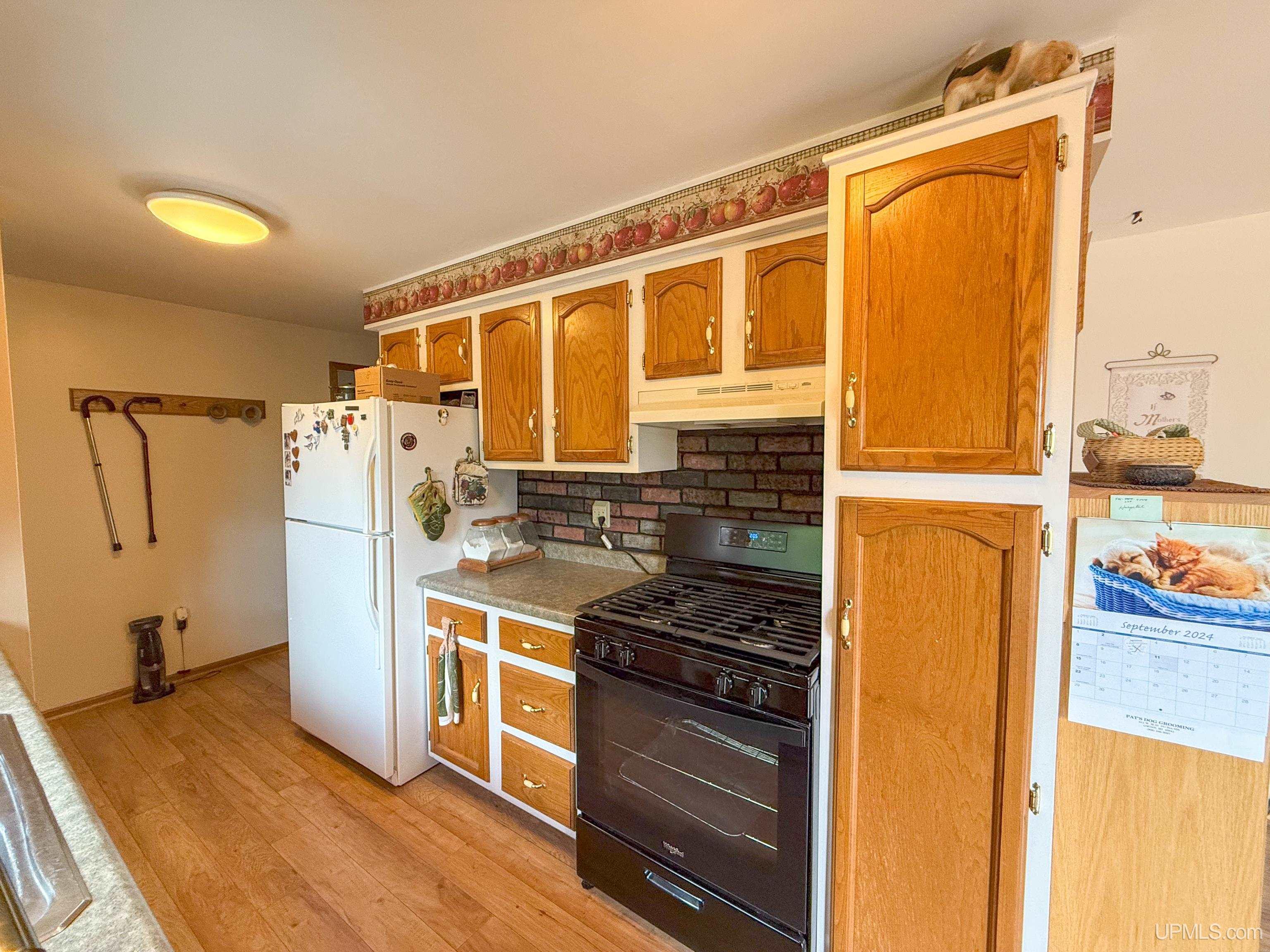 144 N Crestview Drive