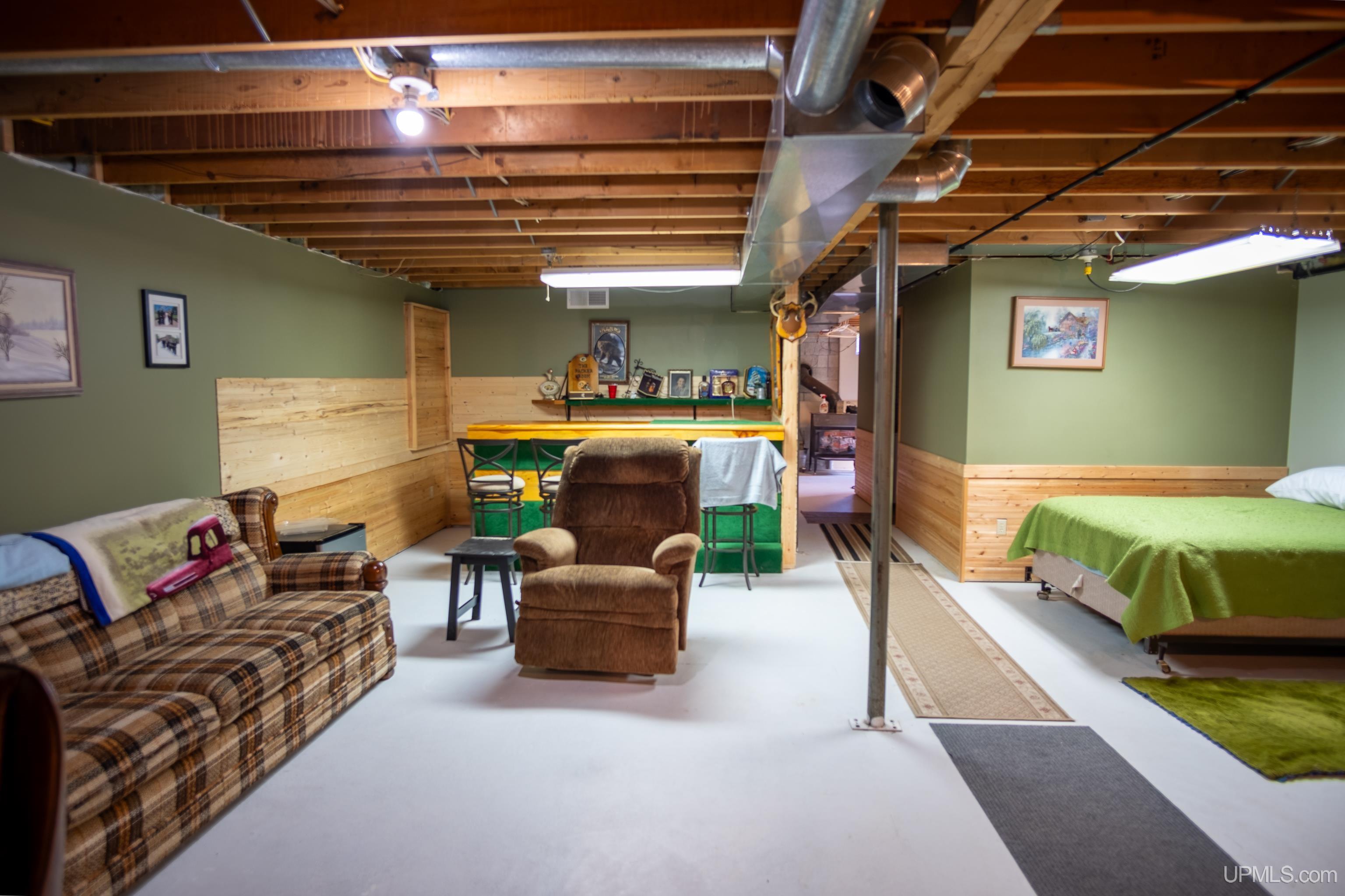 144 N Crestview Drive