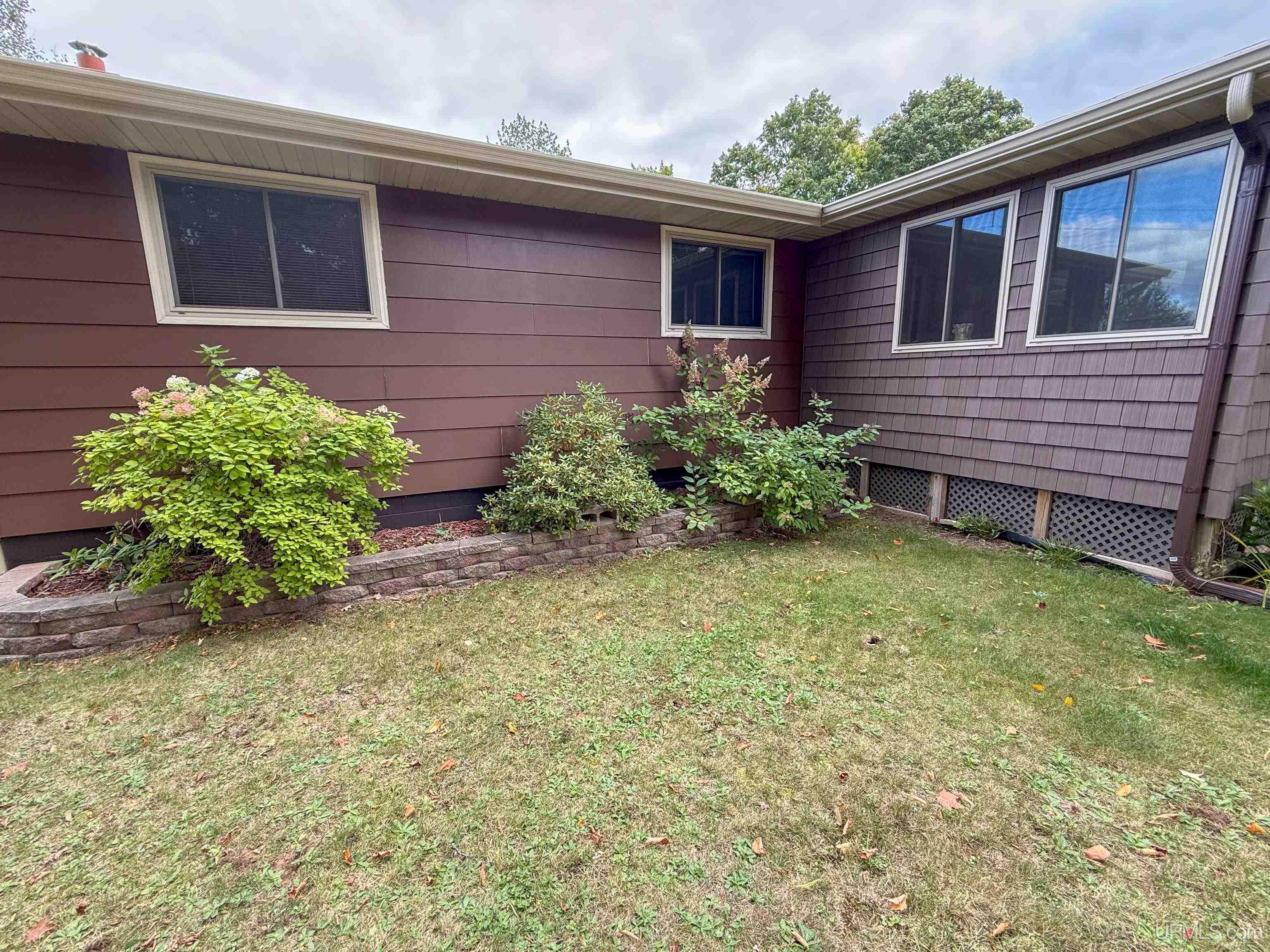 144 N Crestview Drive