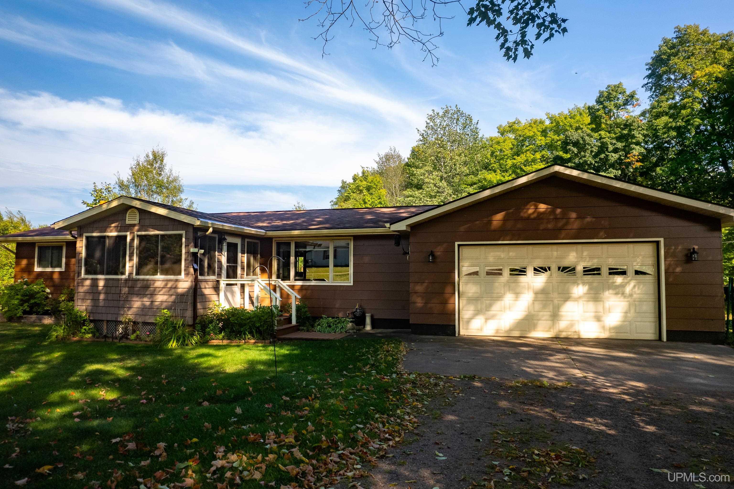 144 N Crestview Drive