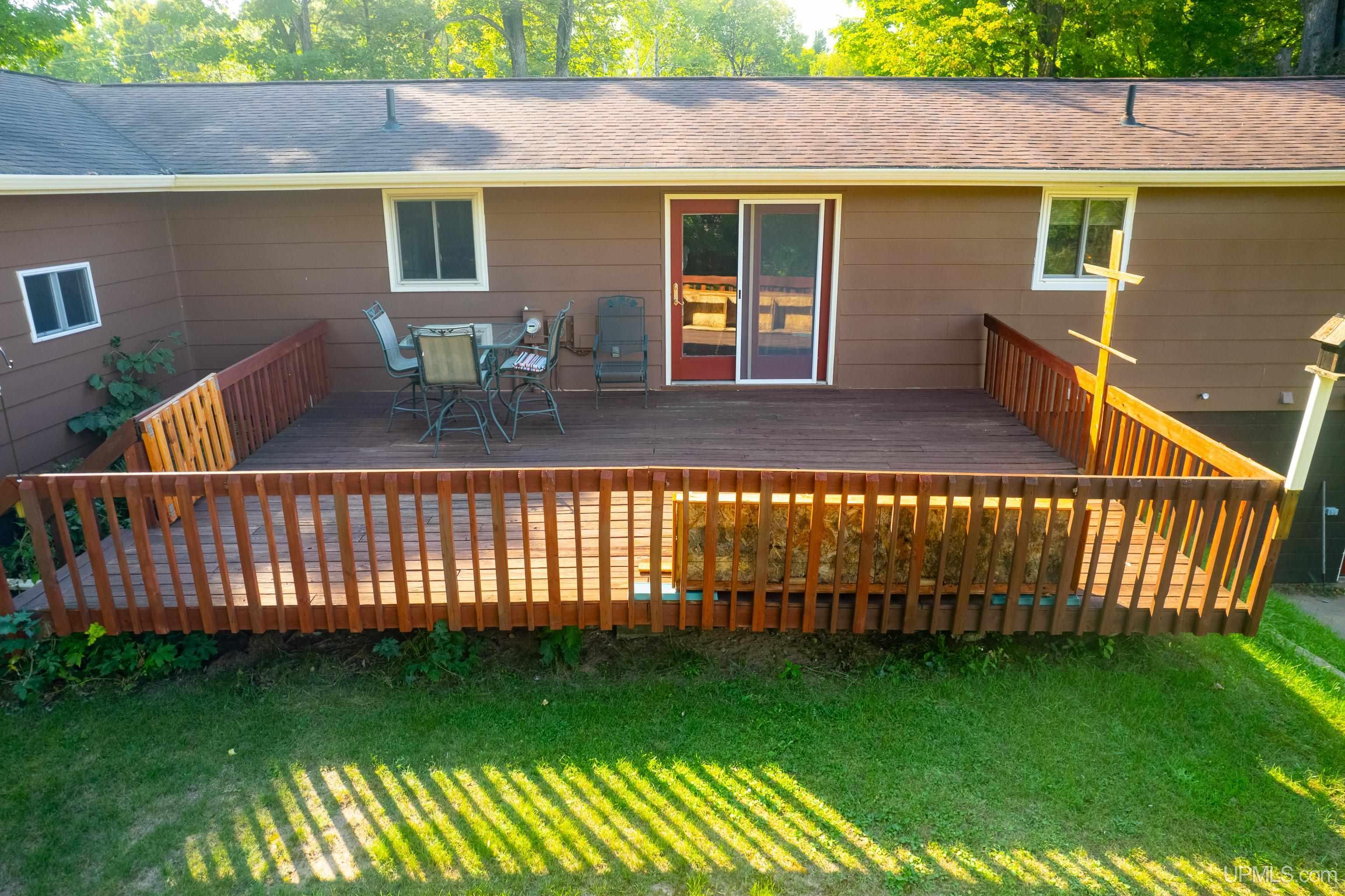 144 N Crestview Drive