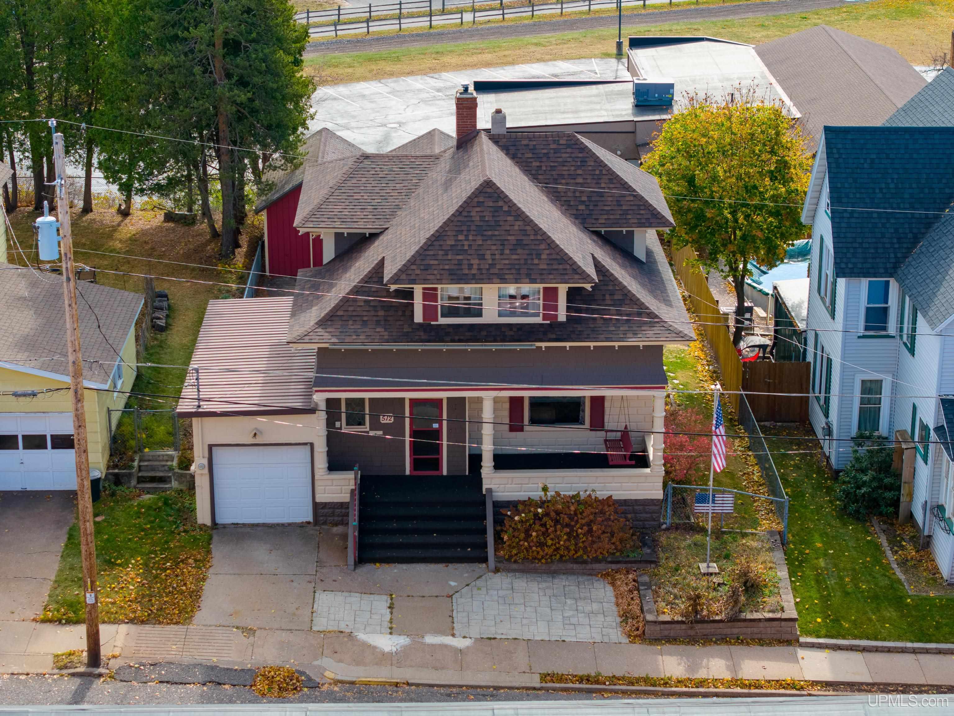 512 E High Street