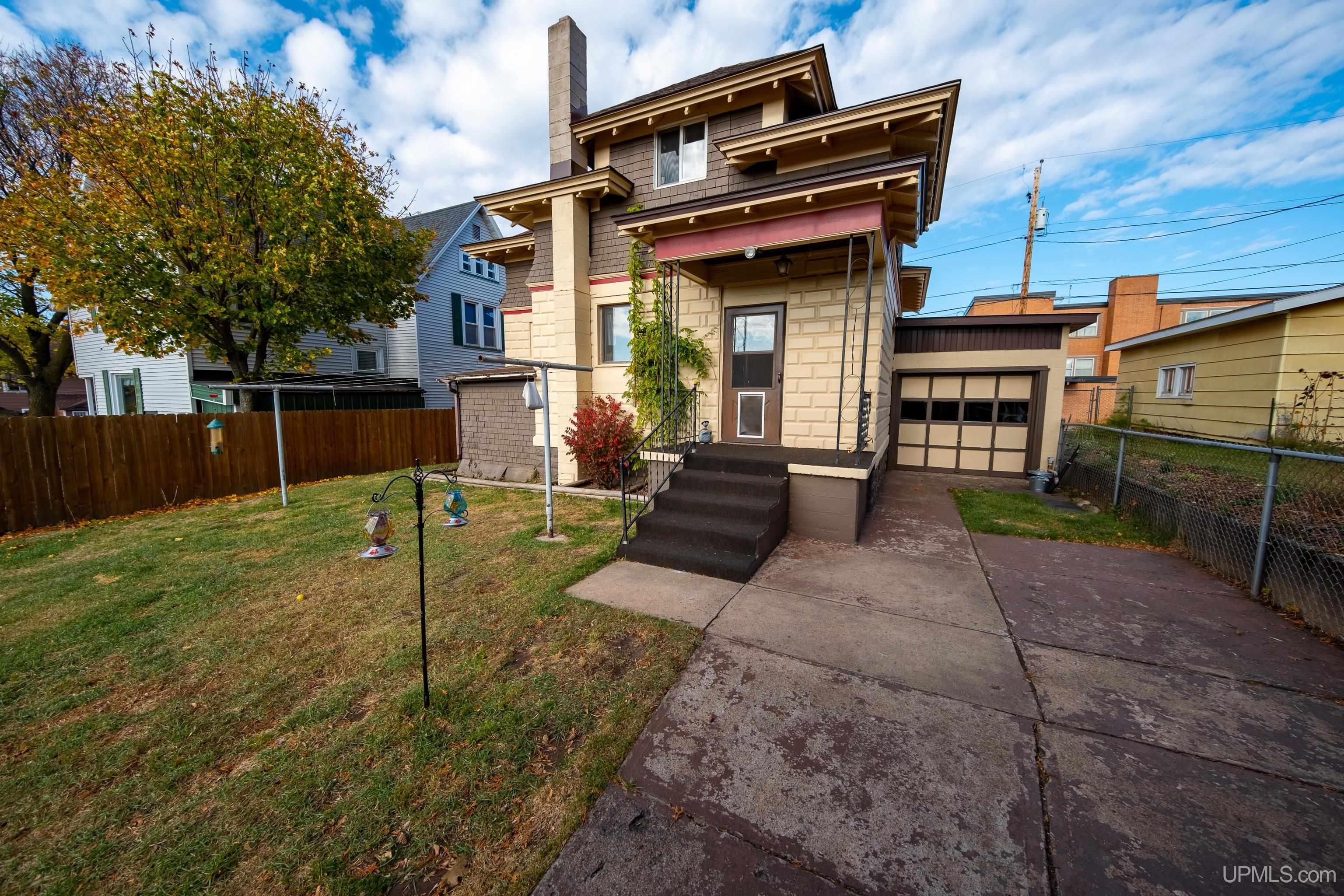 512 E High Street