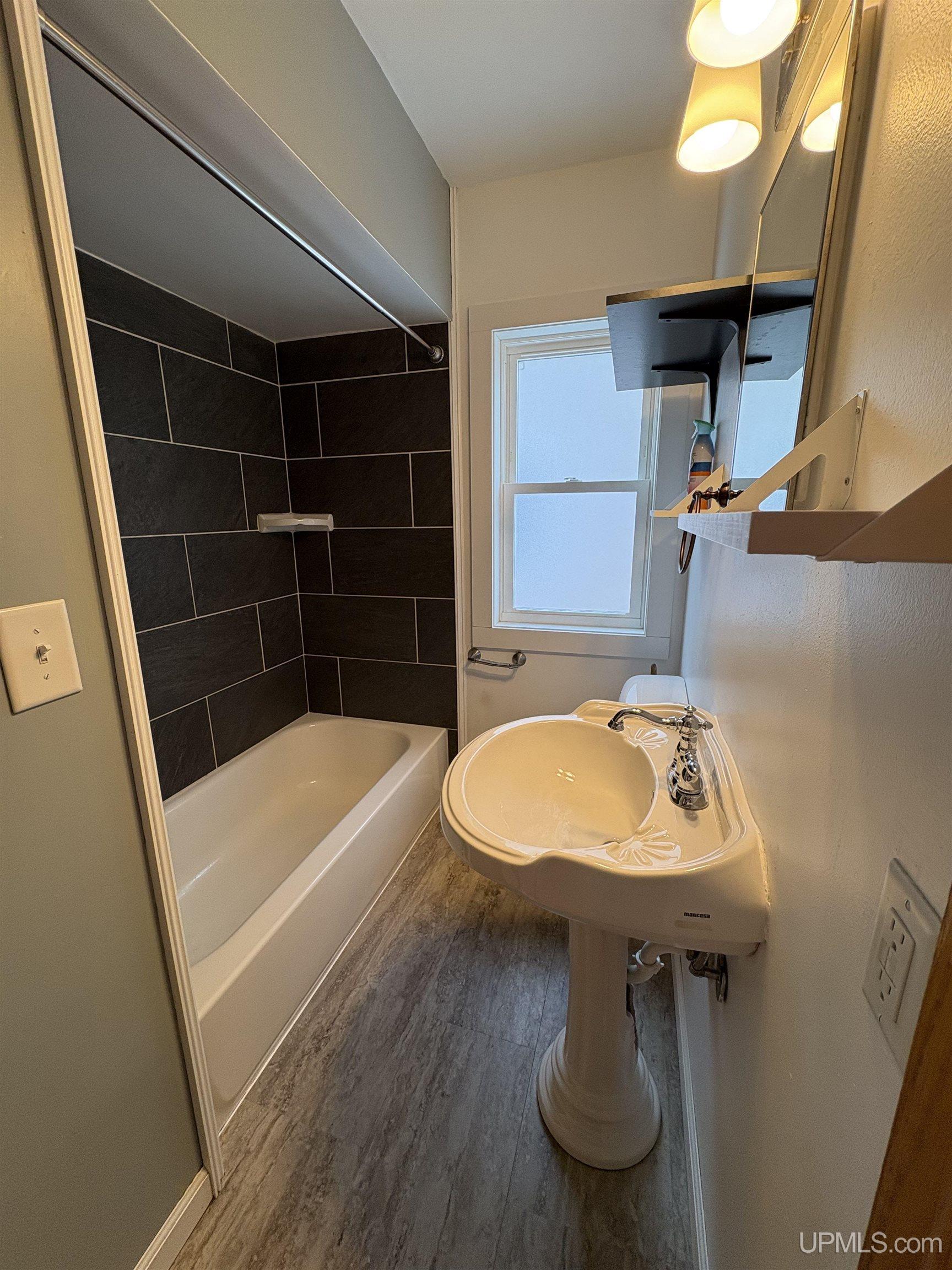 432 W Ridge Street