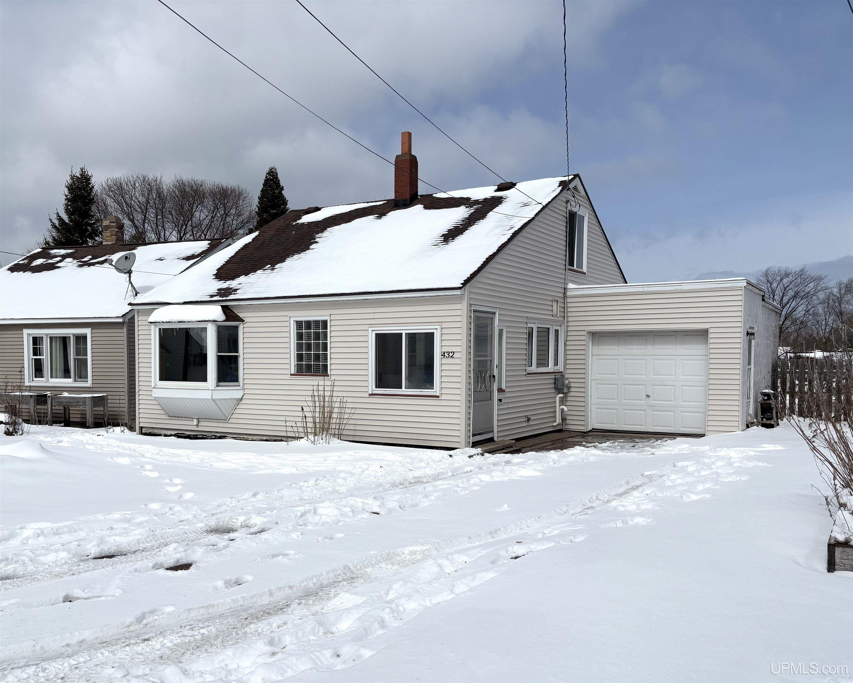 432 W Ridge Street