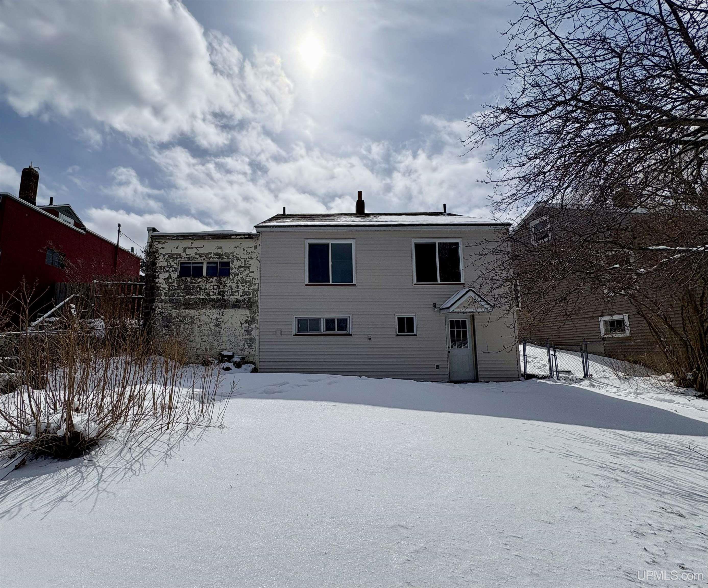 432 W Ridge Street