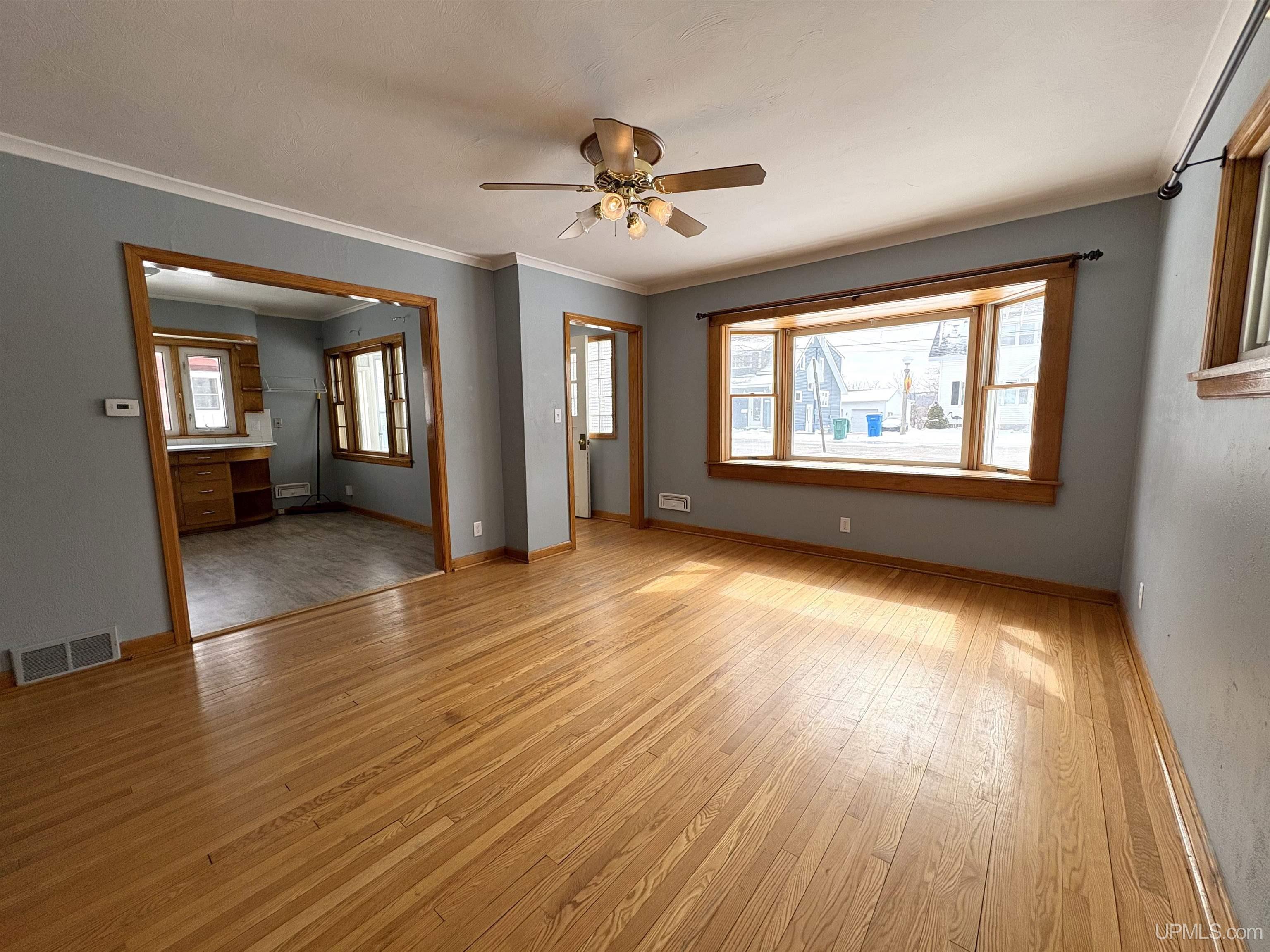 432 W Ridge Street