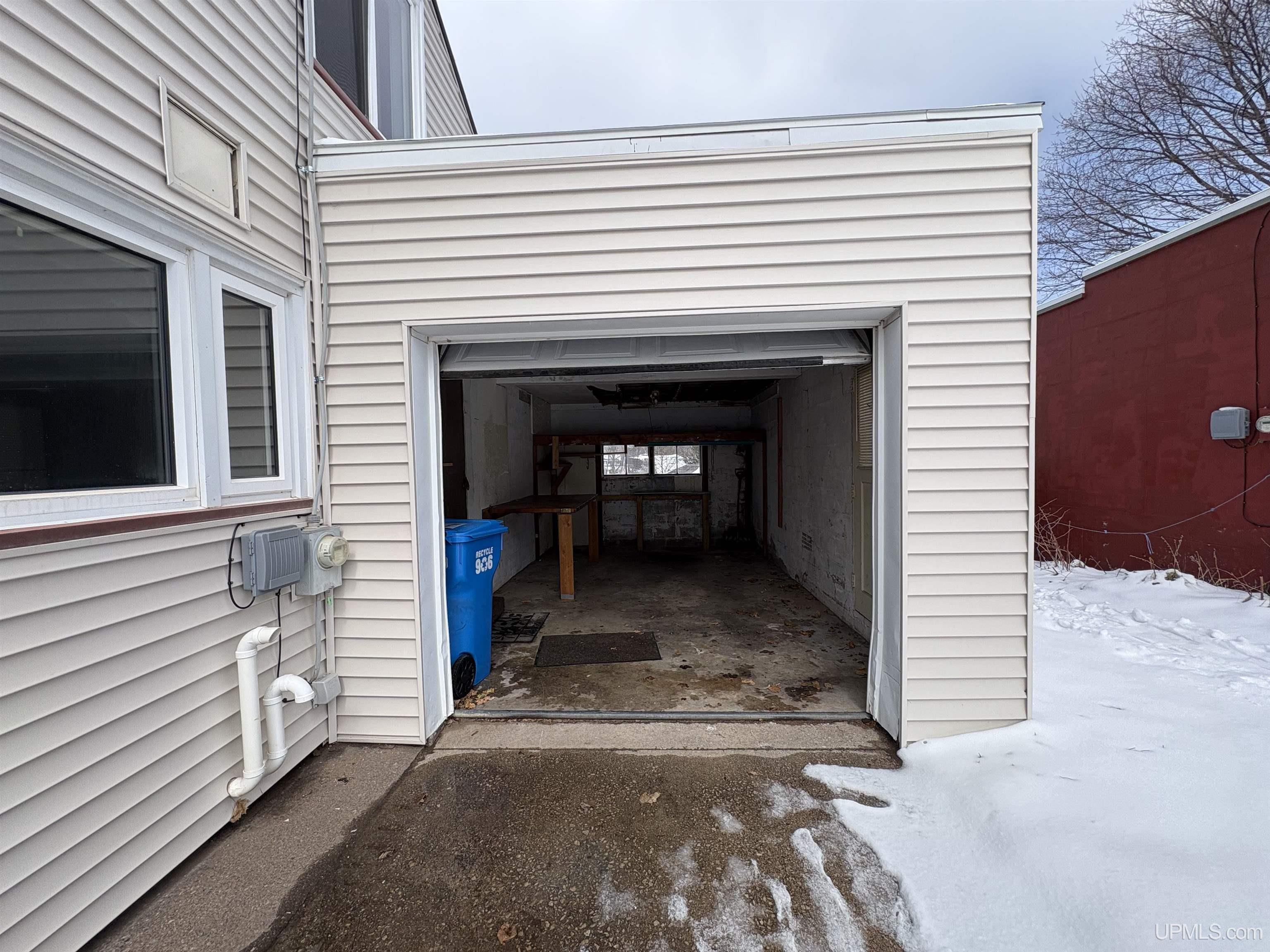 432 W Ridge Street