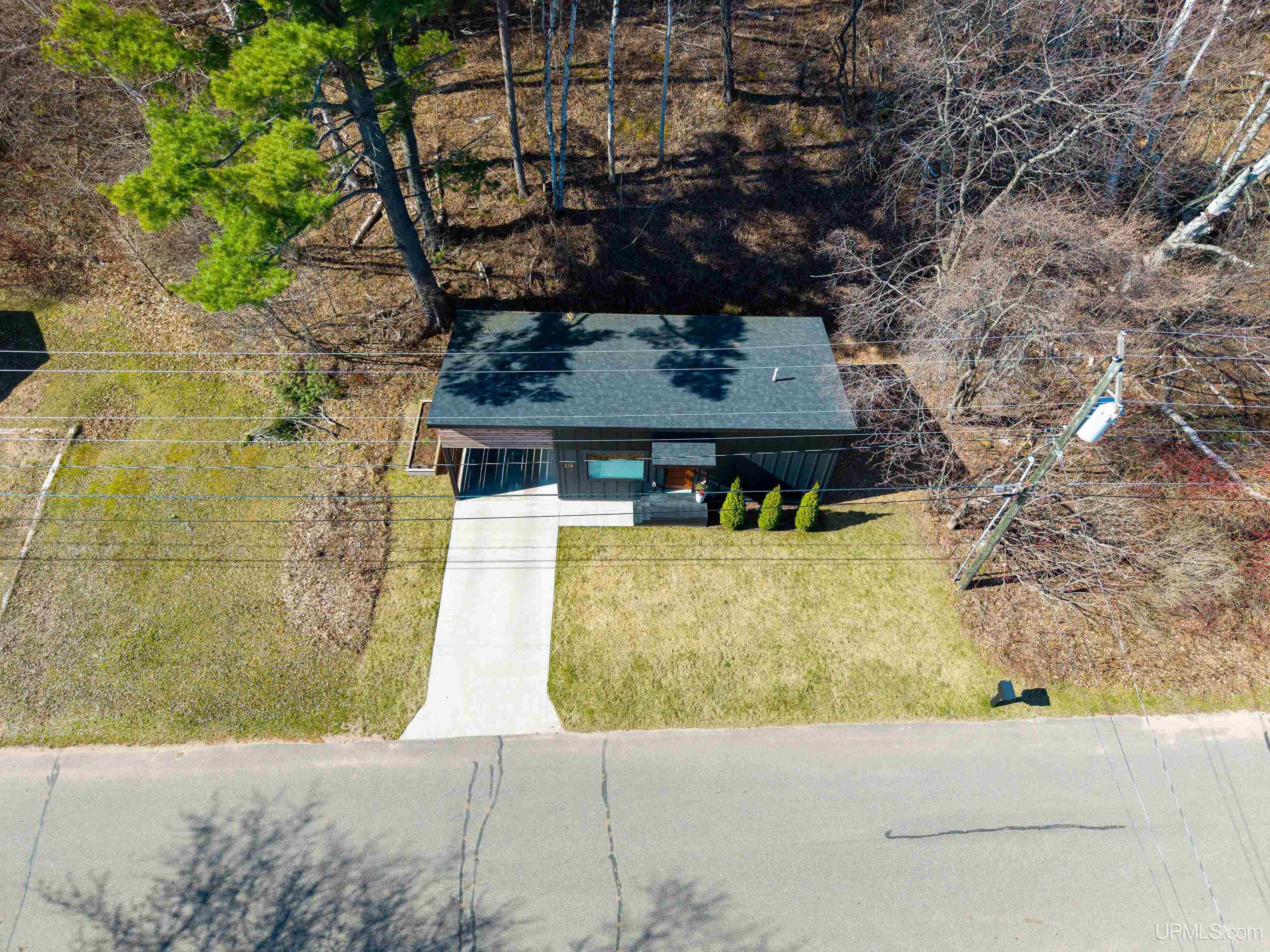 218 W Fairbanks Street