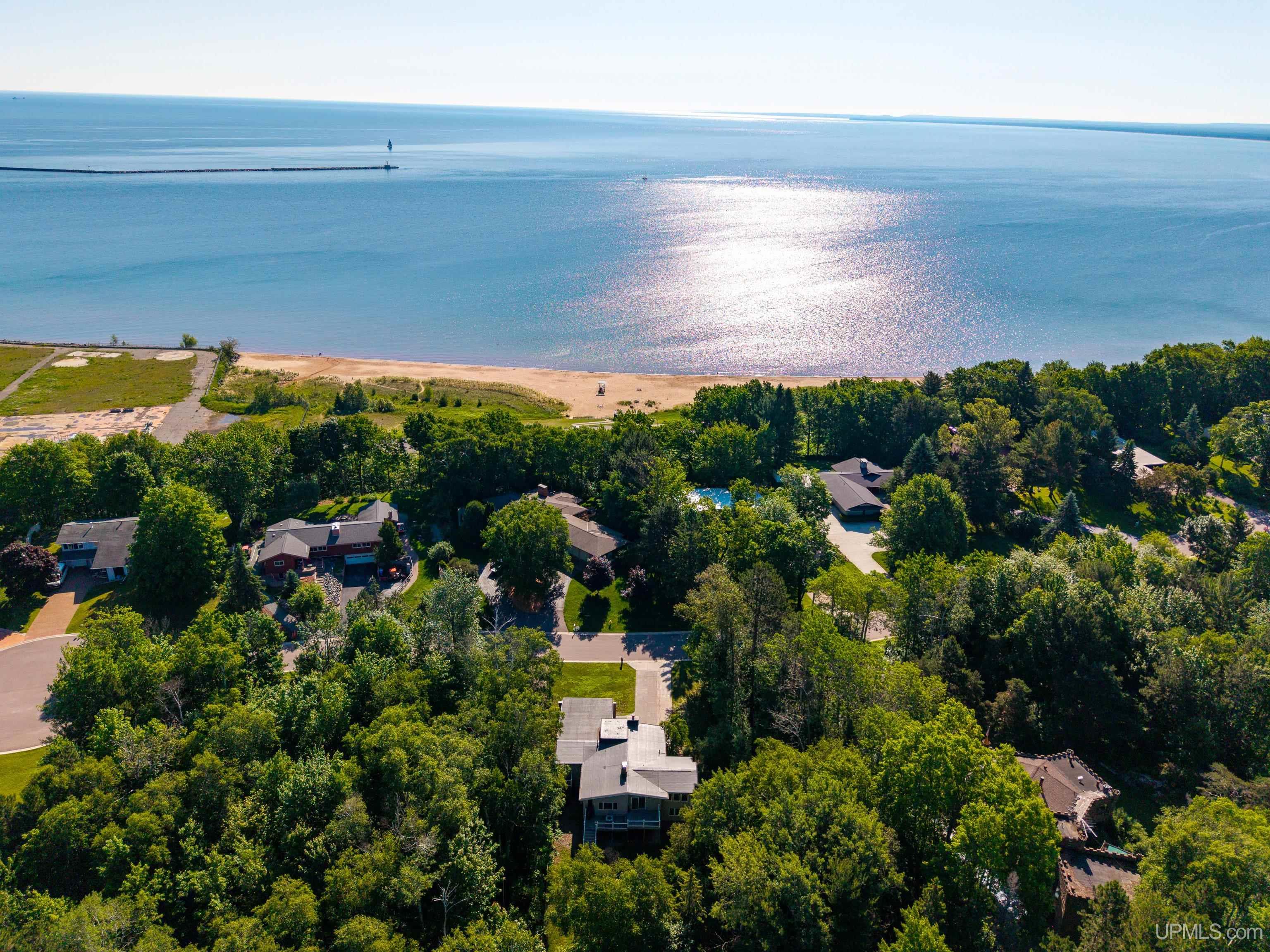 6 Marquette