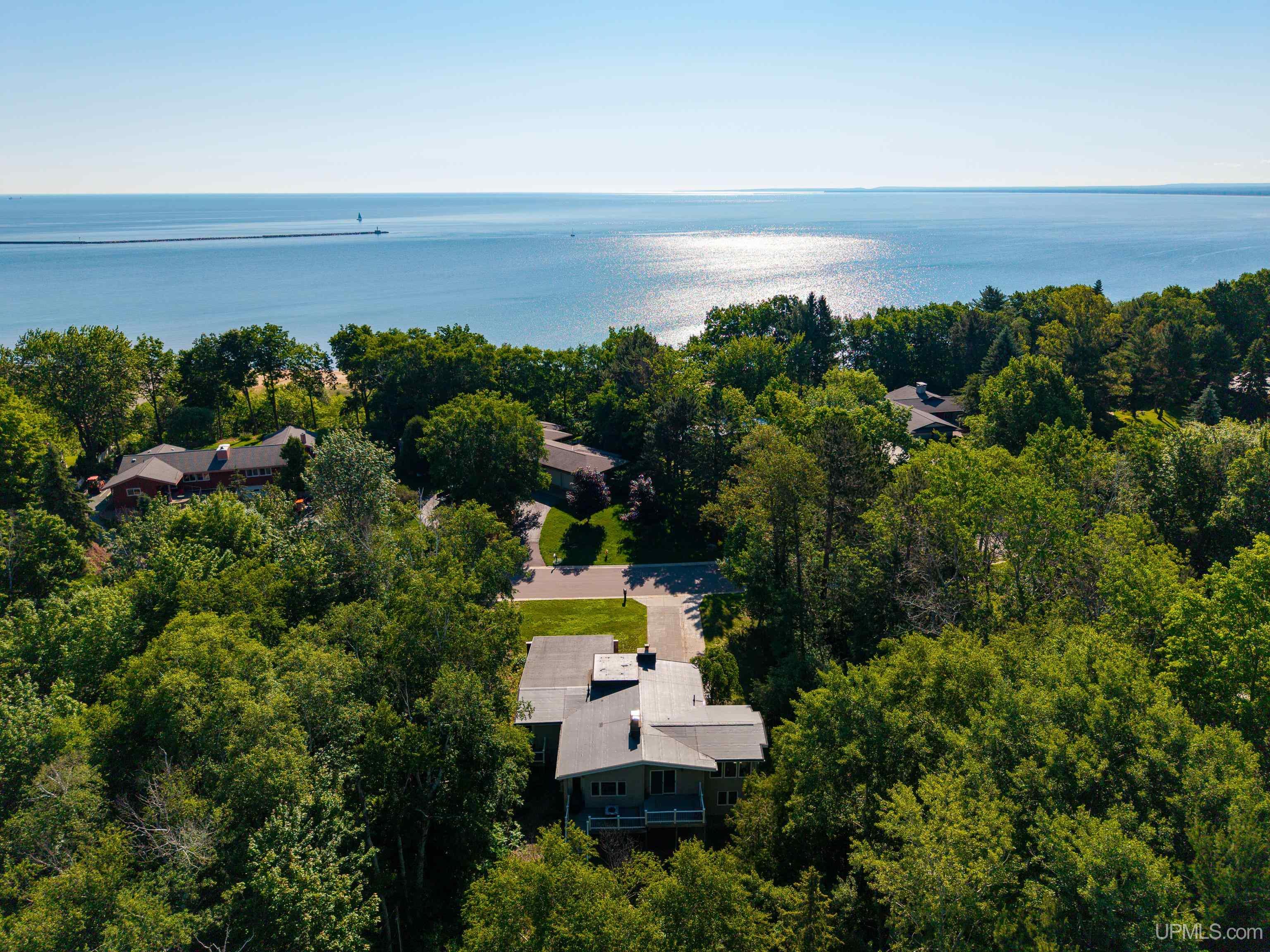 6 Marquette