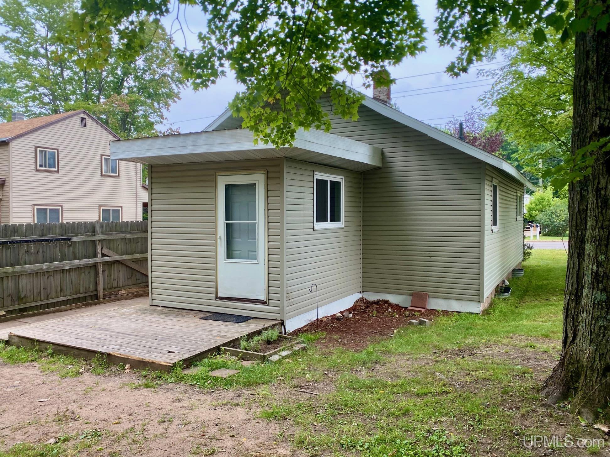 1705 Woodland Avenue