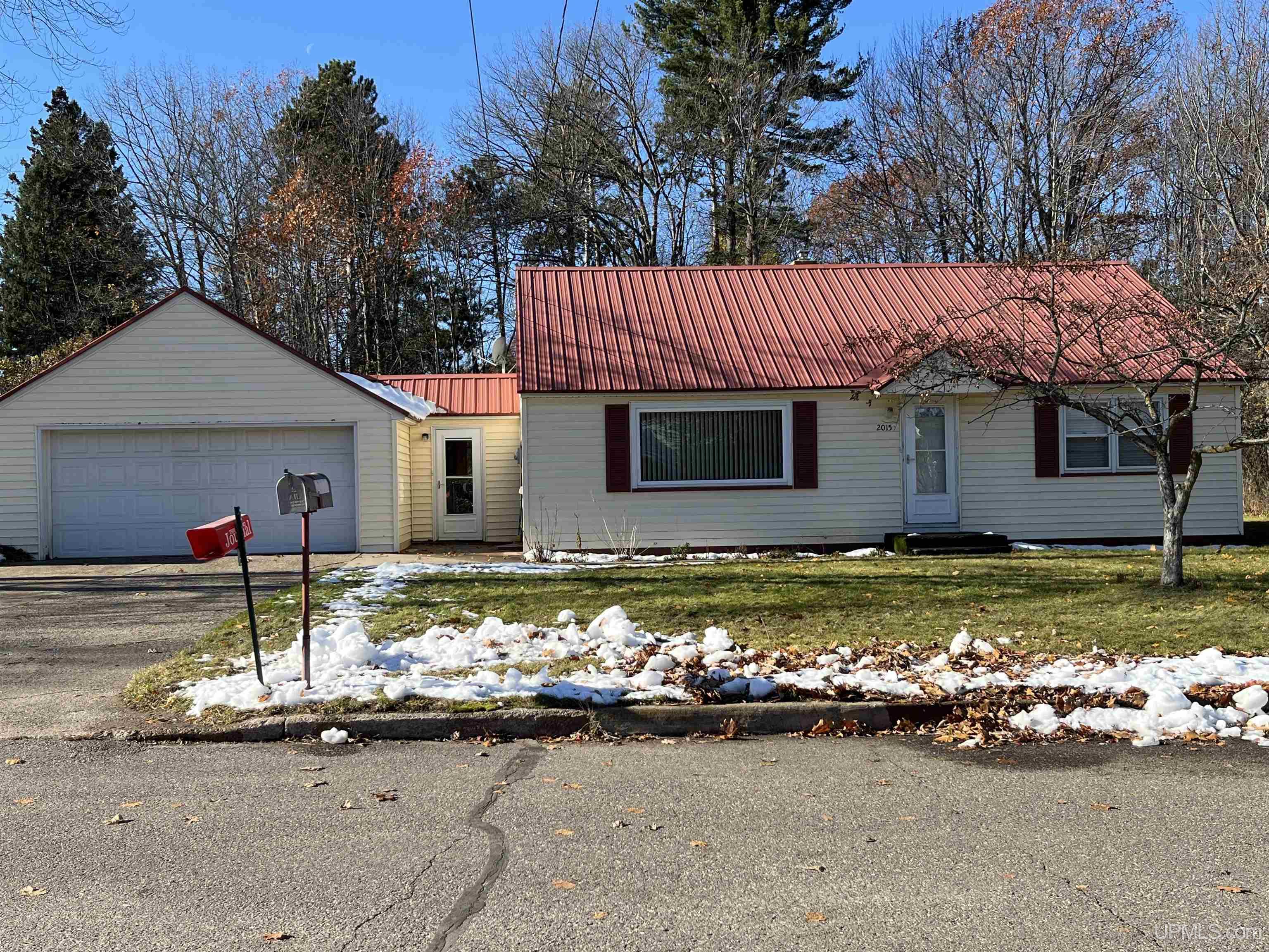 2015 Wetton Avenue