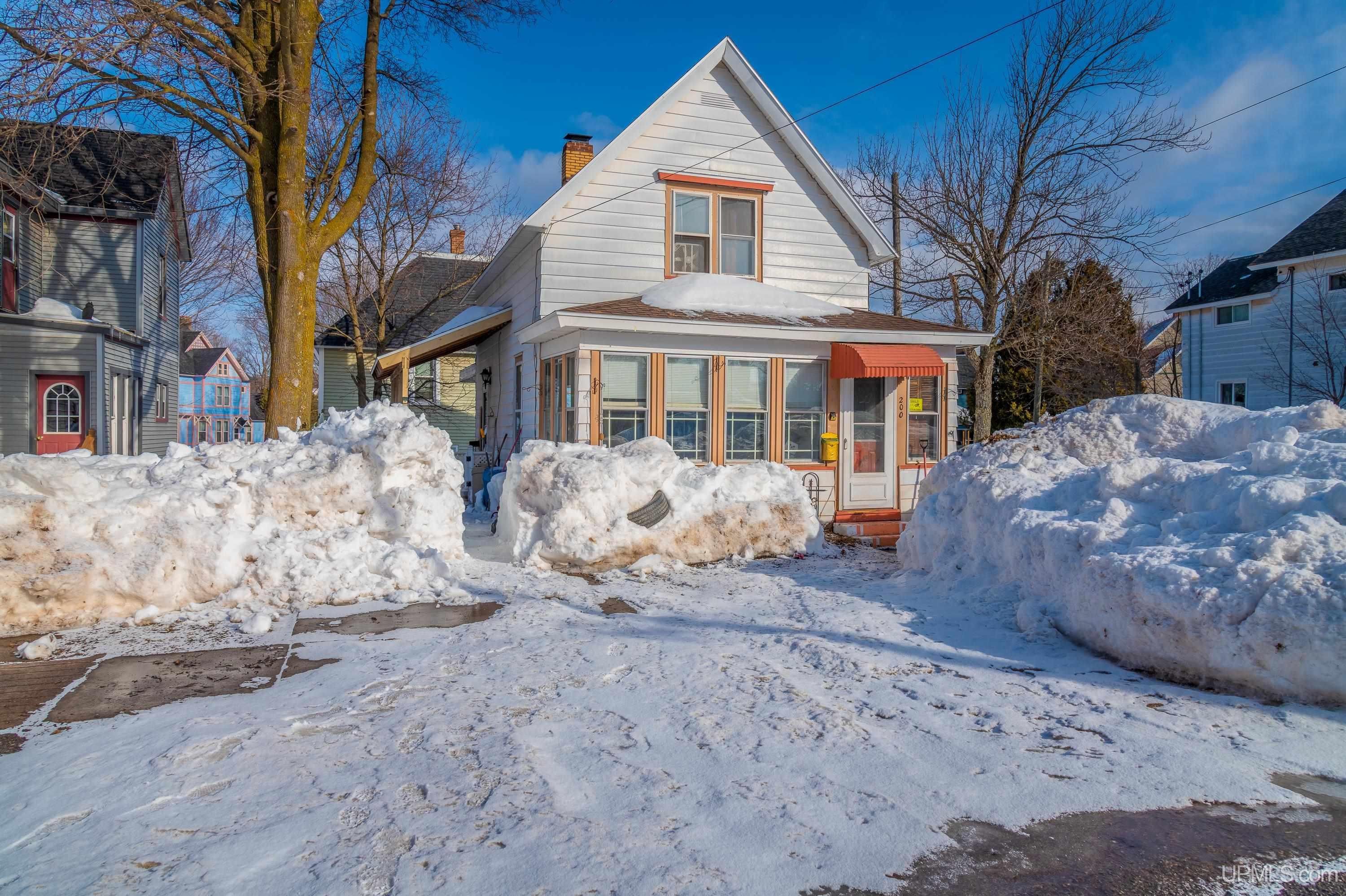 200 W Ridge Street